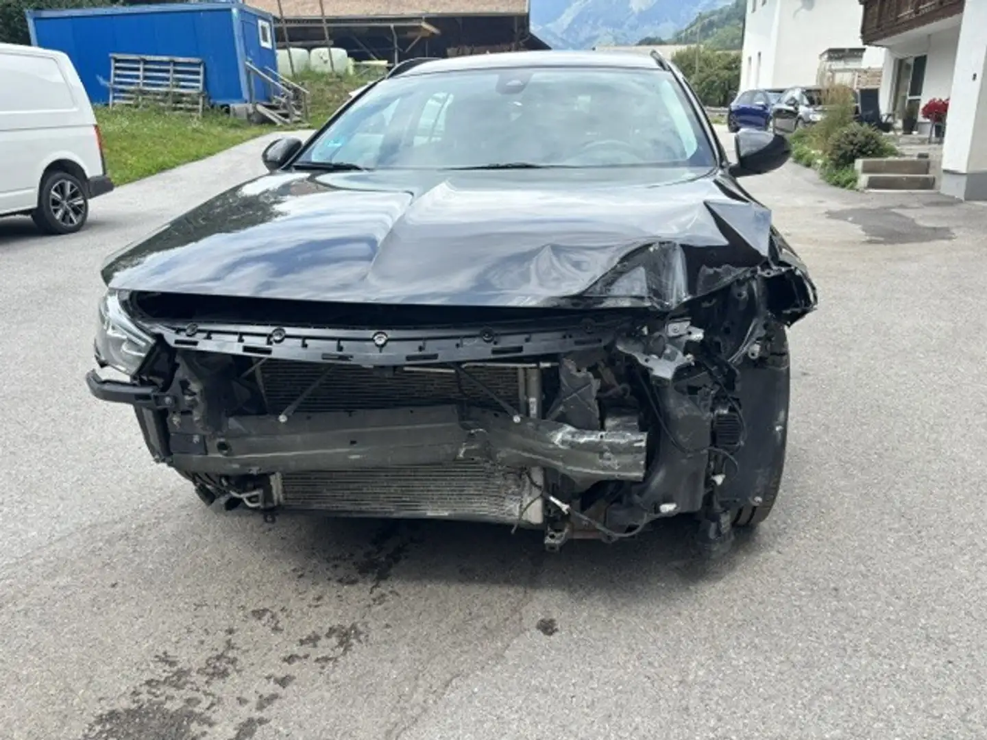 Opel Insignia ST 1,6 CDTI BlueInjection Edition St./St. Aut. Schwarz - 2