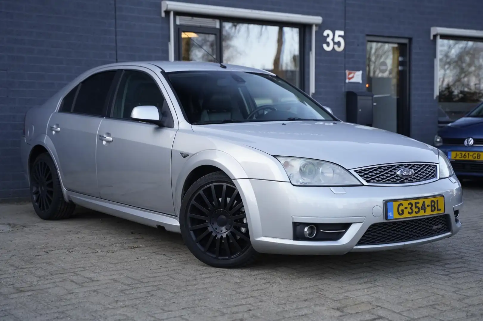 Ford Mondeo 3.0 V6 ST220, 226 PK, Leer, NAP Grau - 2
