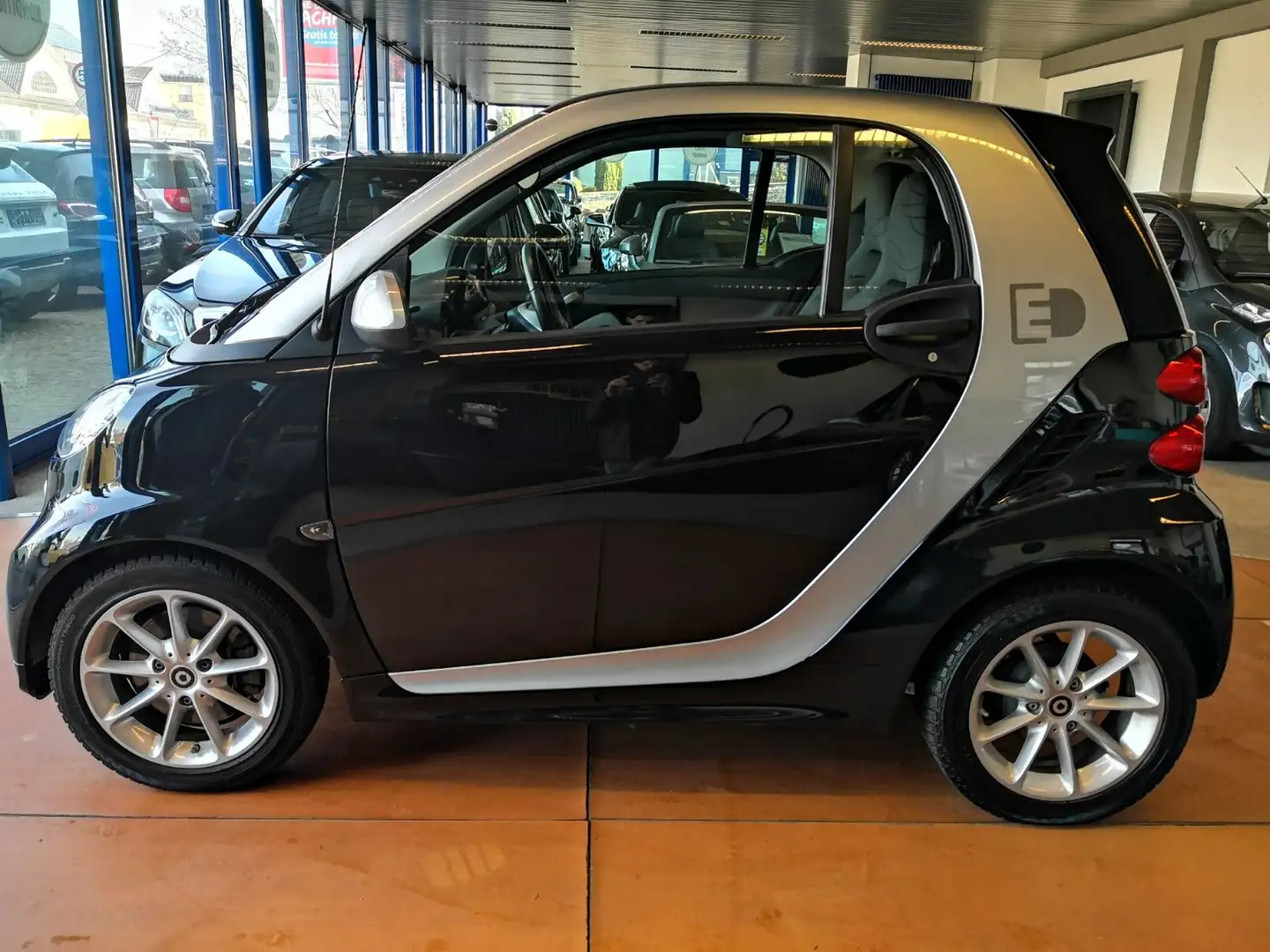 smart forTwo coupe electric drive/72Tkm/2Hd/HillAs/SHZ Zwart - 2