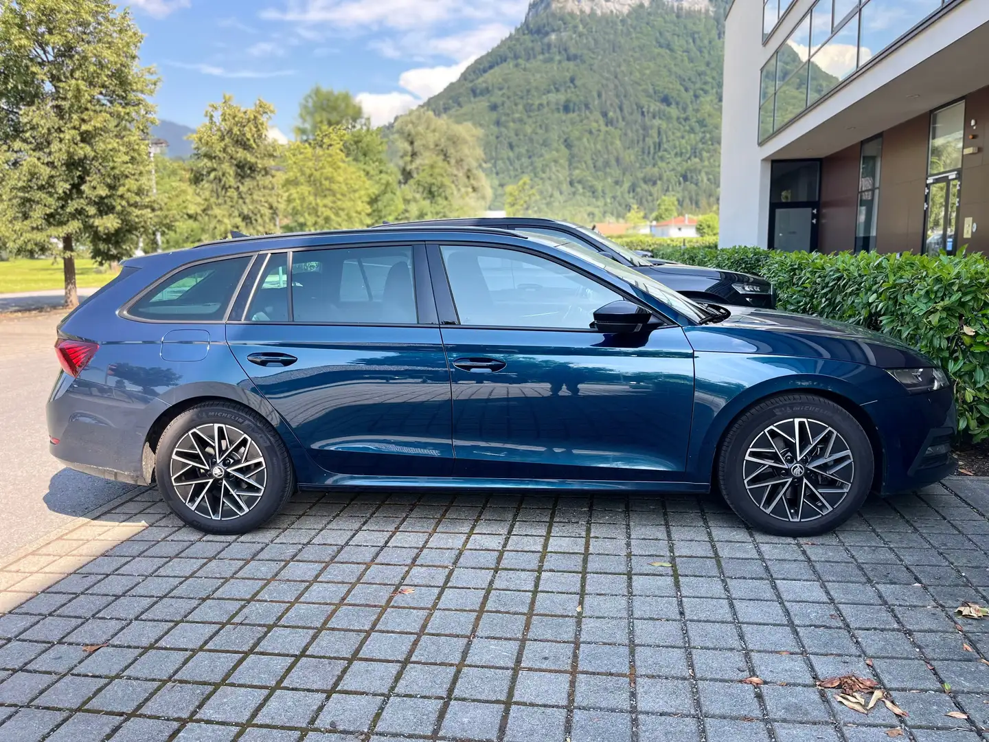 Skoda Octavia Octavia Combi 2,0 TDI 4x4 Ambition DSG Ambition Blau - 2