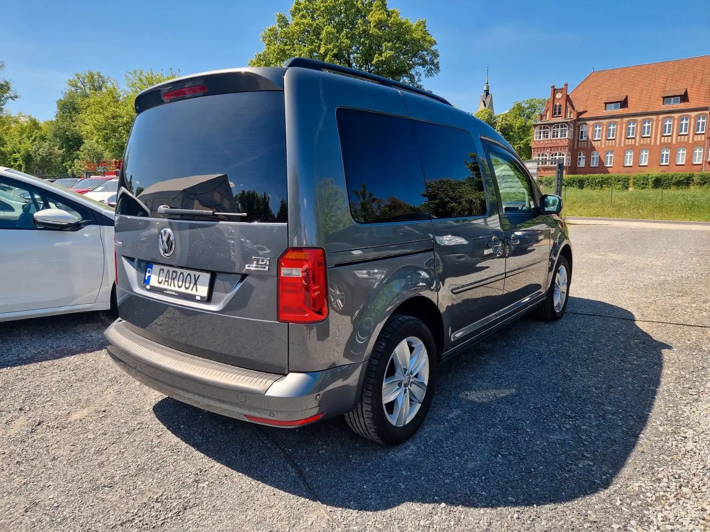 Volkswagen Caddy Comfortline 2.0 TDI DSG KAMERA 8FACH AHK Grau - 2