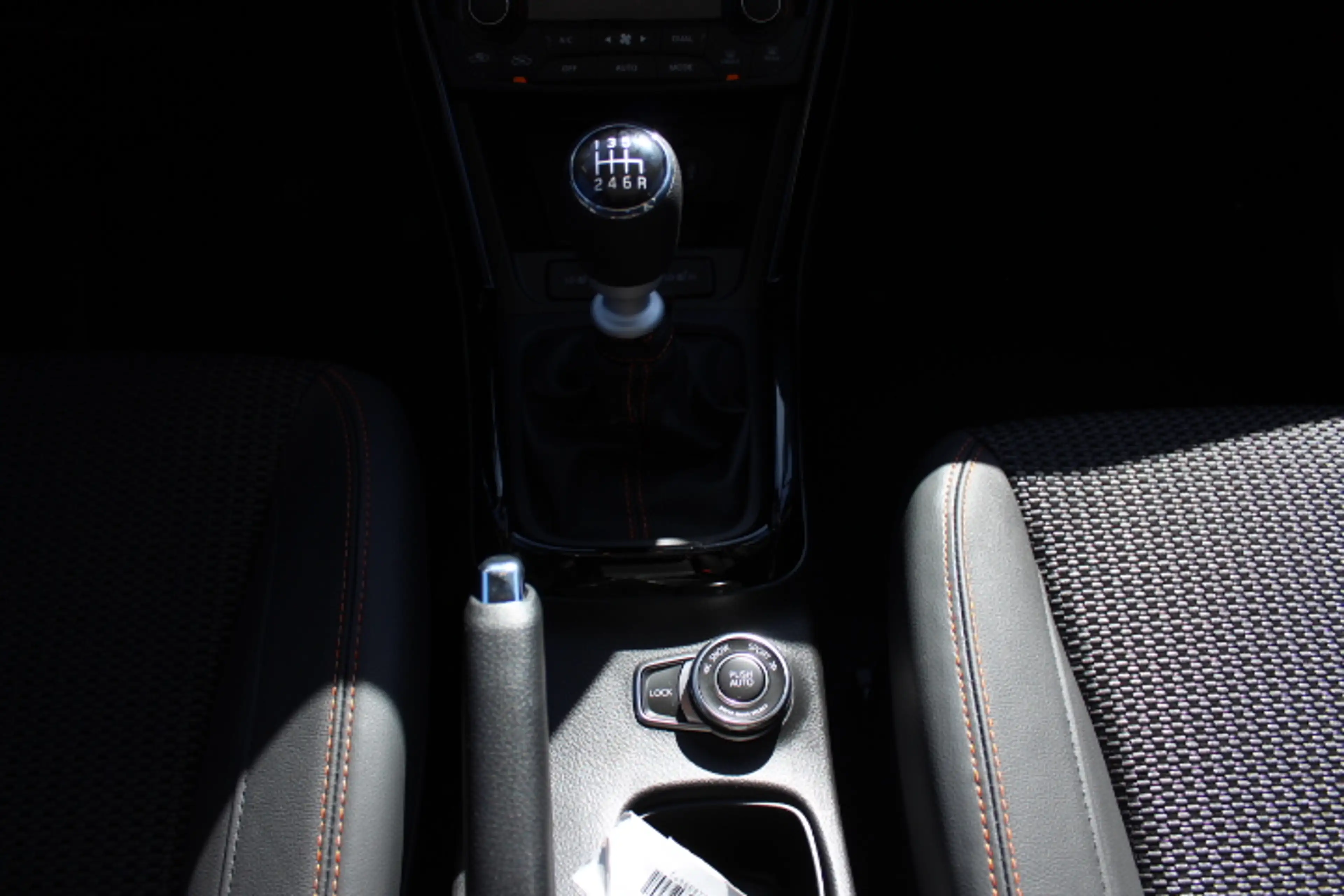 Suzuki S-Cross 1,4 Boosterjet Allgrip Comfort+ Xite — photo 12