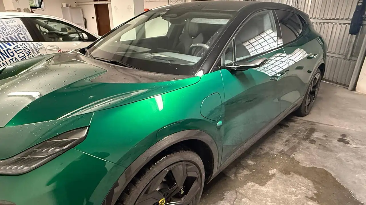 Lotus Eletre