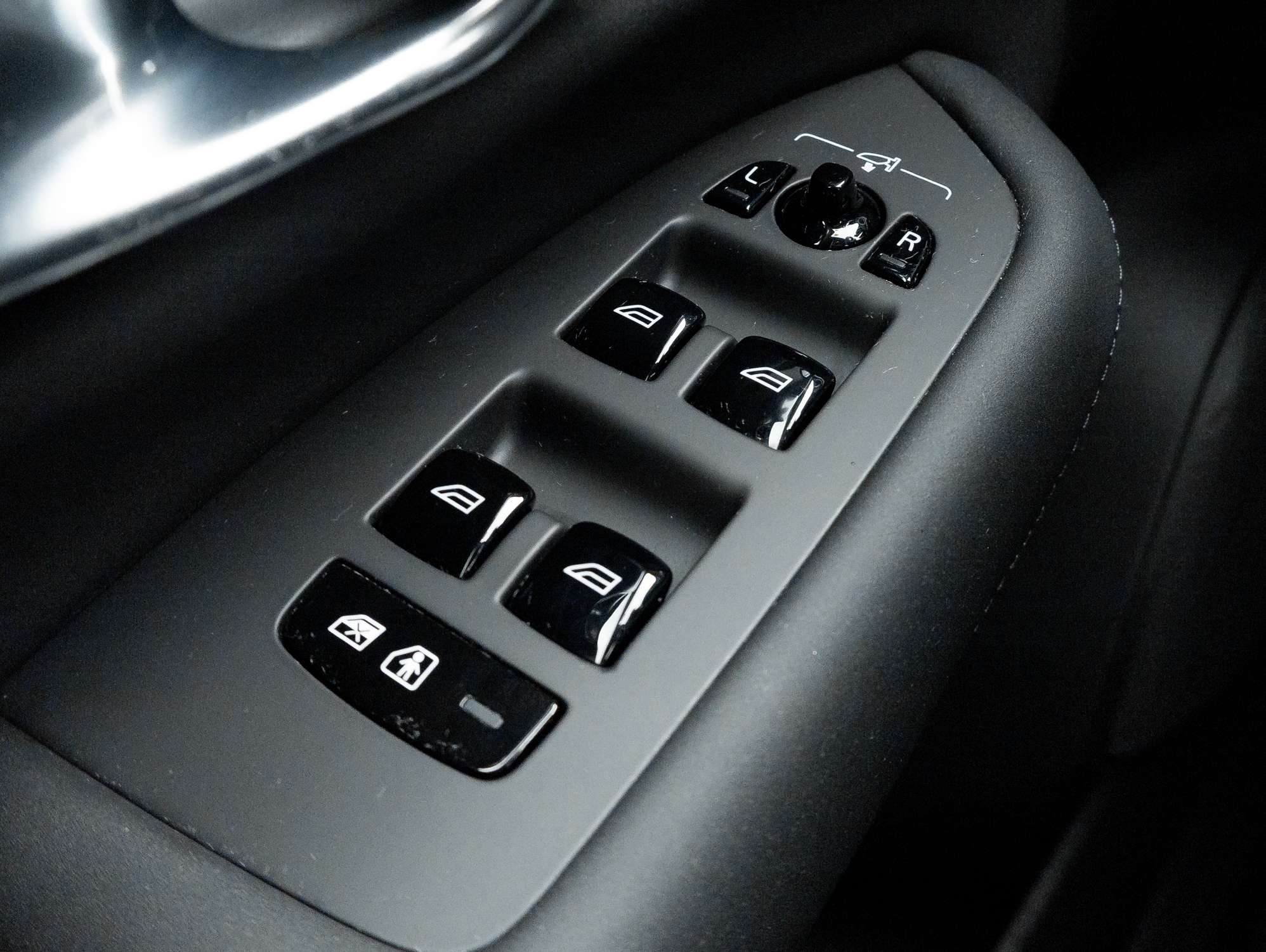 2026 Volvo XC90 B6 AWD PLUS 7-Seater |LOW MILEAGE |LIKE NEW |CPO thumb 16