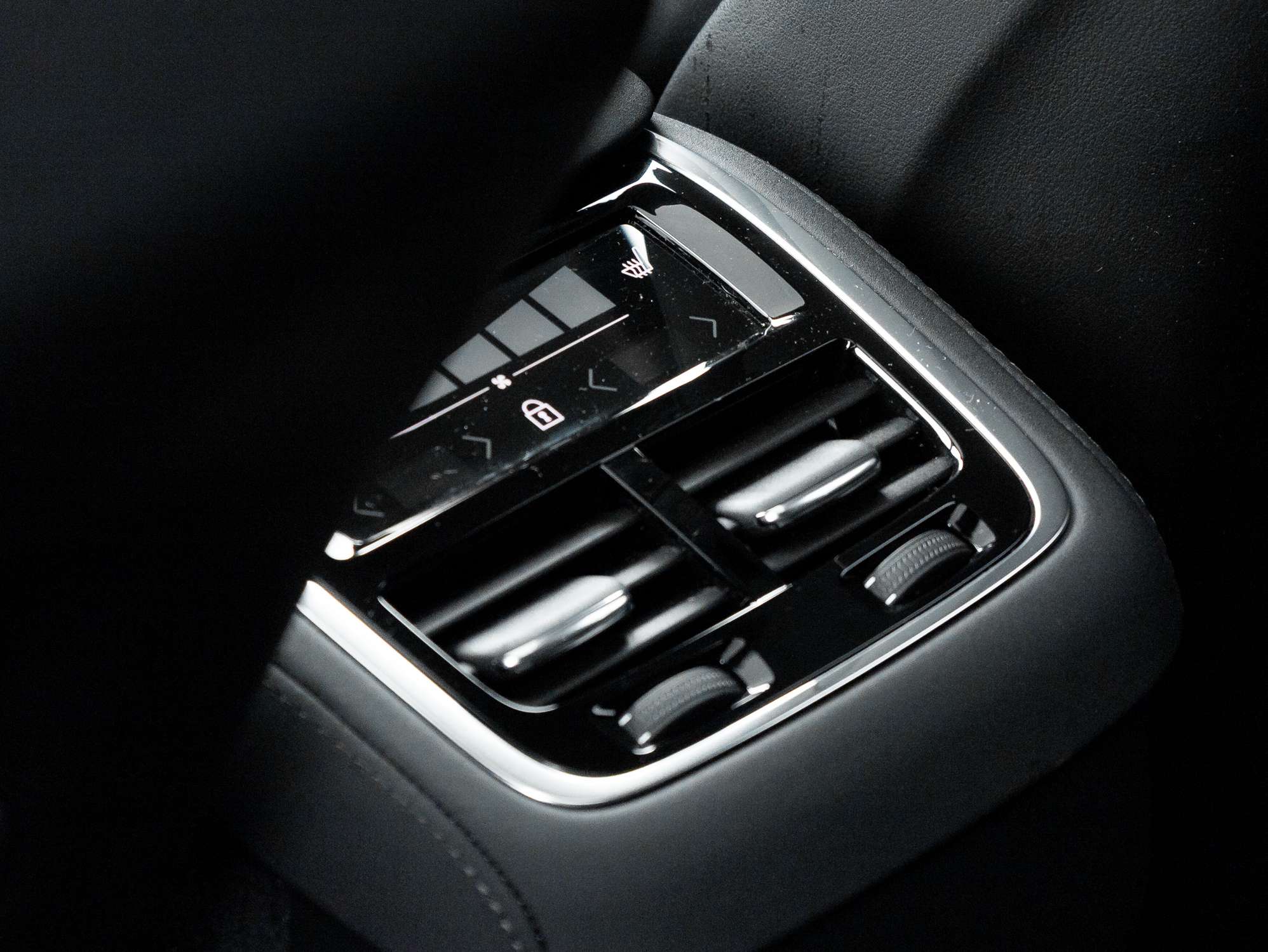 2026 Volvo XC90 B6 AWD PLUS 7-Seater |LOW MILEAGE |LIKE NEW |CPO thumb 27