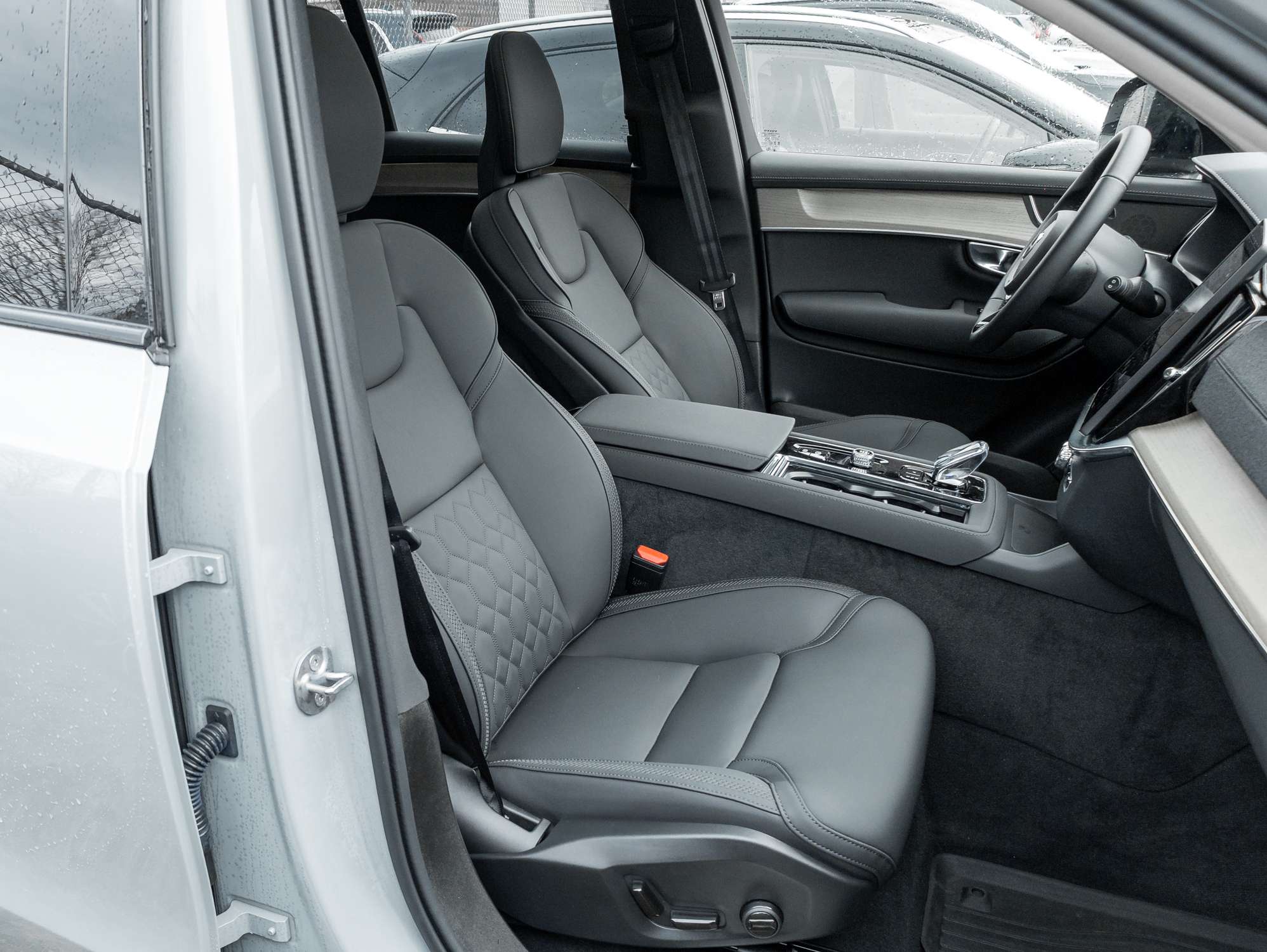 2026 Volvo XC90 B6 AWD PLUS 7-Seater |LOW MILEAGE |LIKE NEW |CPO thumb 25