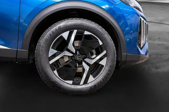 Peugeot 2008 view 4