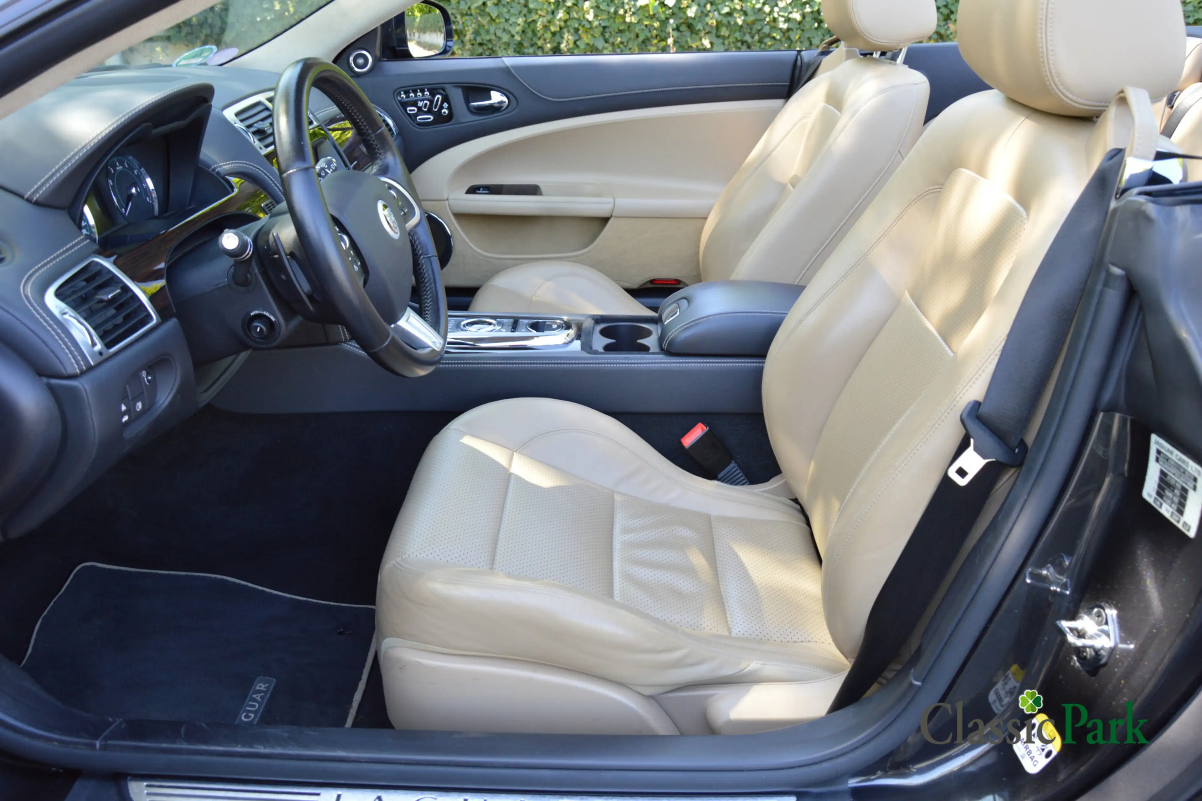Jaguar XK 5.0 V8 Convertible Portfolio — photo 10