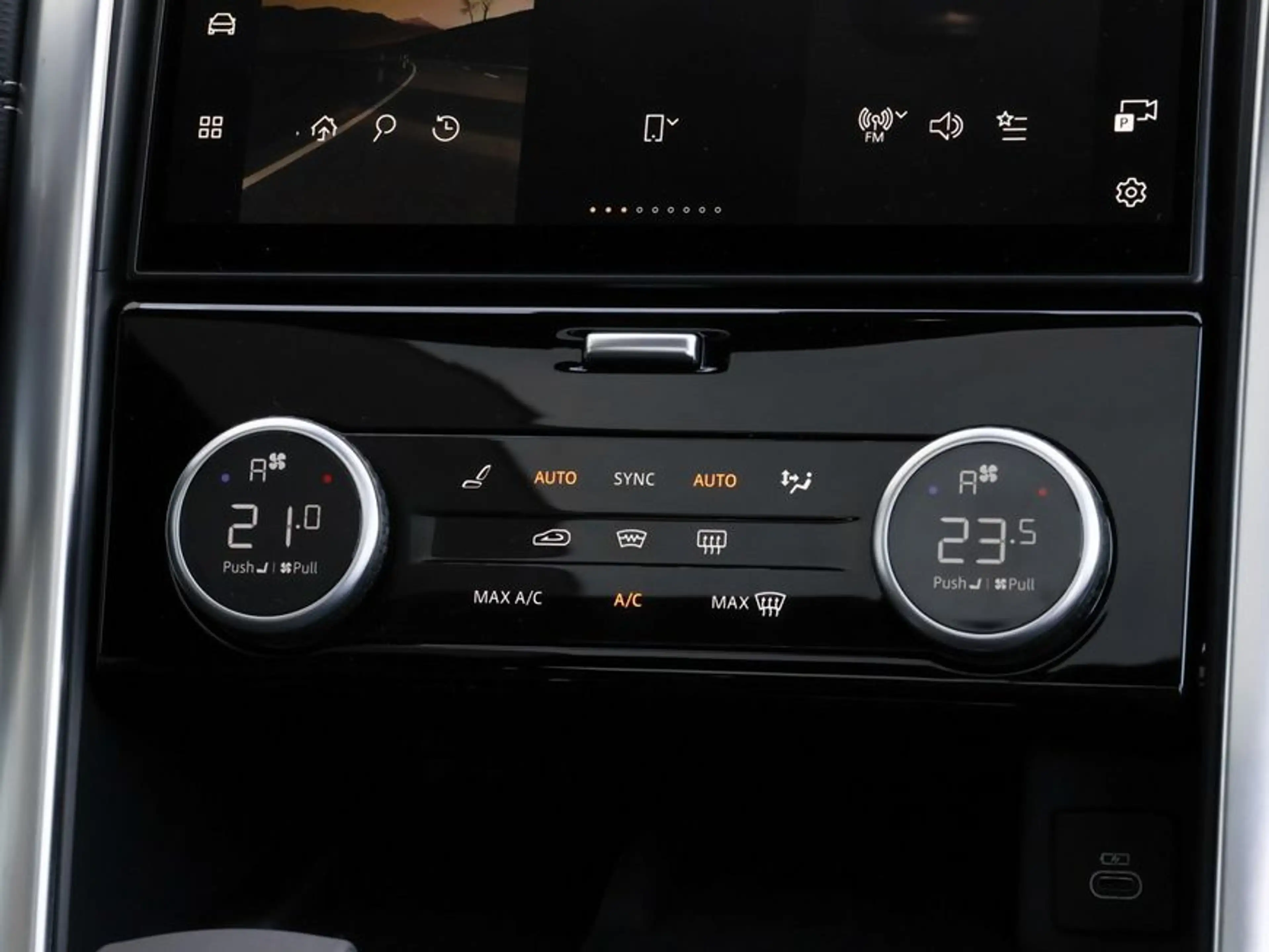 Land Rover Discovery D250 R-Dynamic SE — photo 12