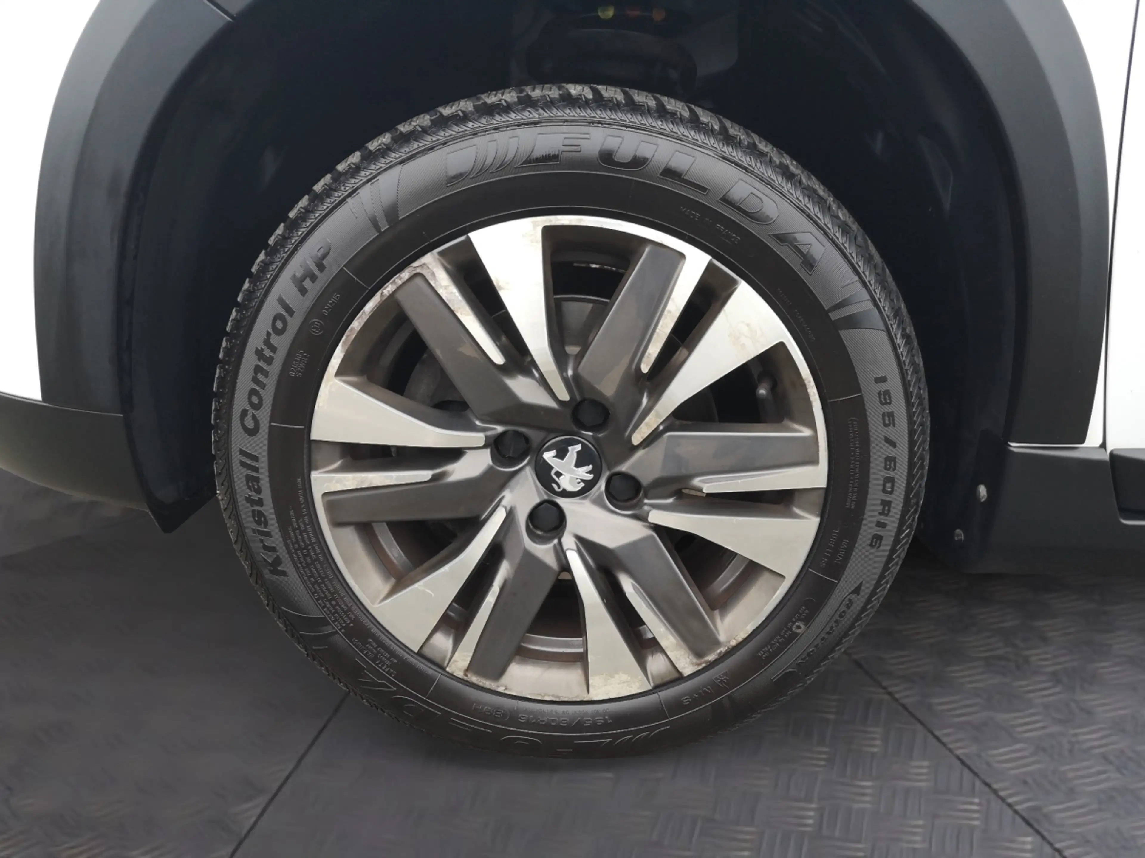 Peugeot 2008 1,2 PureTech 110 — photo 13