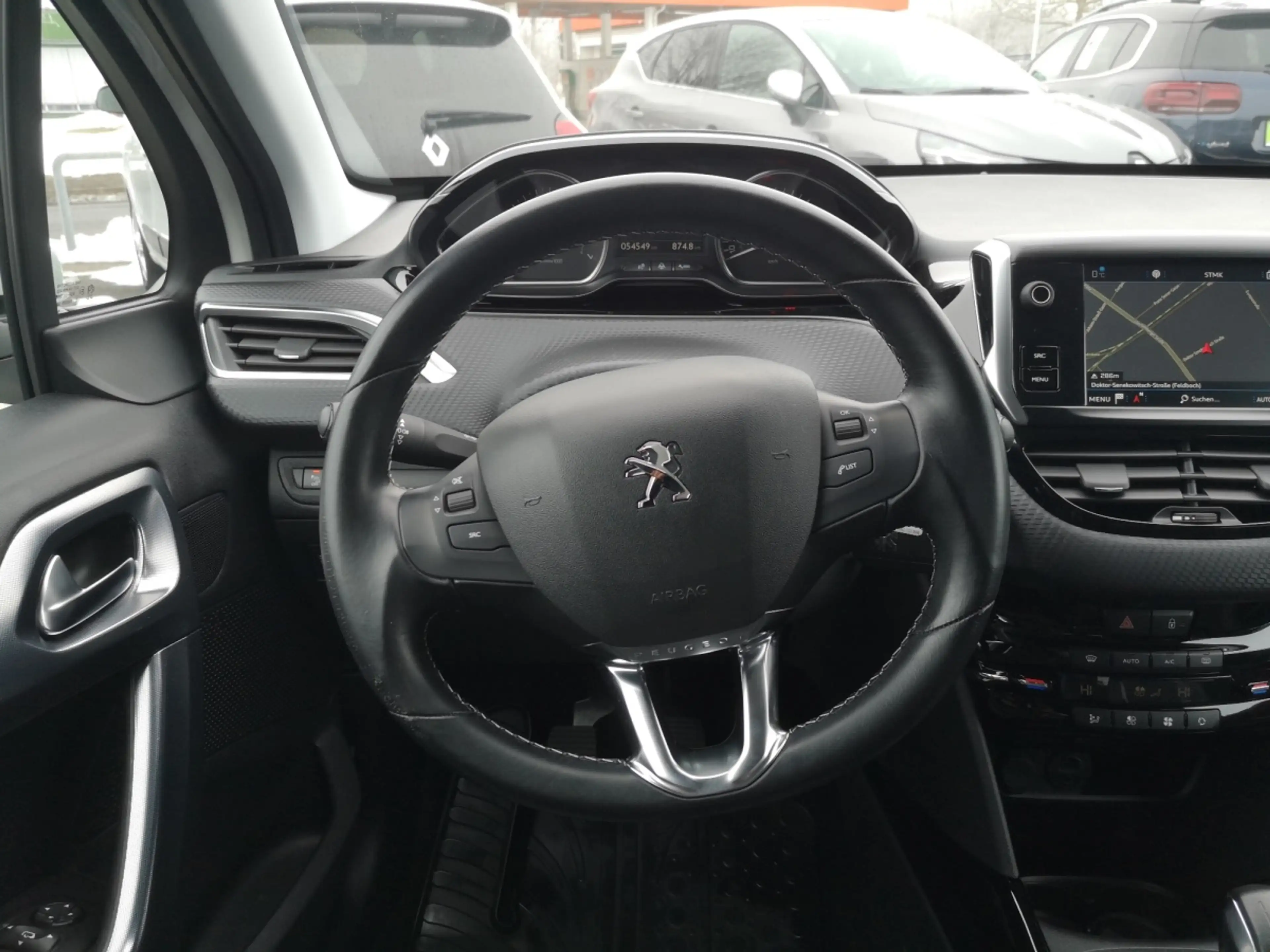 Peugeot 2008 1,2 PureTech 110 — photo 12