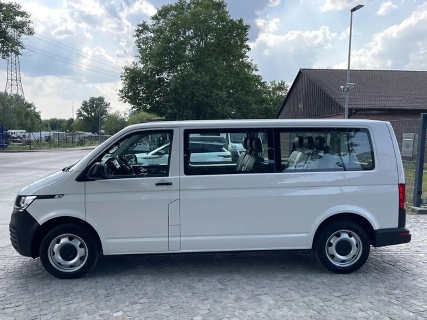 Volkswagen T6.1 Kombi 2.0 TDI 4MOTION Lang Klima*AHK*1Hand Blanc - 2