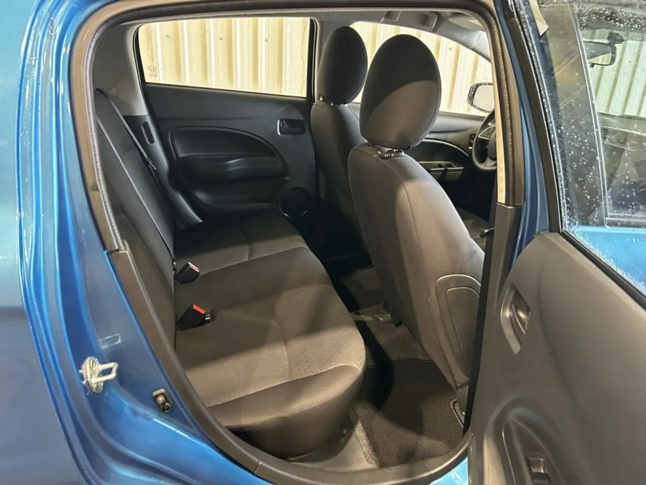 Mitsubishi Mirage снимка Mitsubishi Mirage