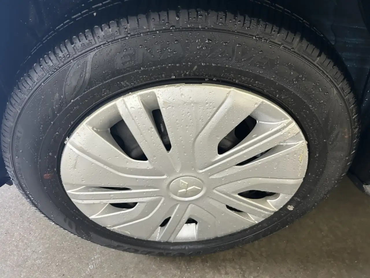 Mitsubishi Mirage снимка Mitsubishi Mirage