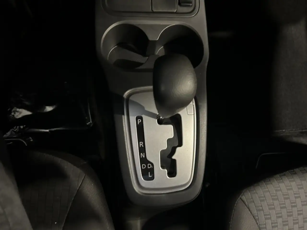 Mitsubishi Mirage снимка Mitsubishi Mirage