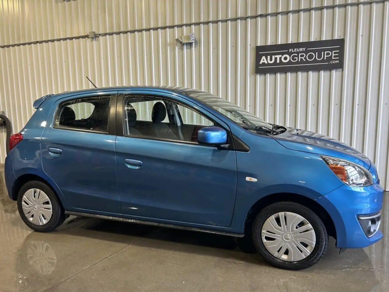 Mitsubishi Mirage снимка Mitsubishi Mirage