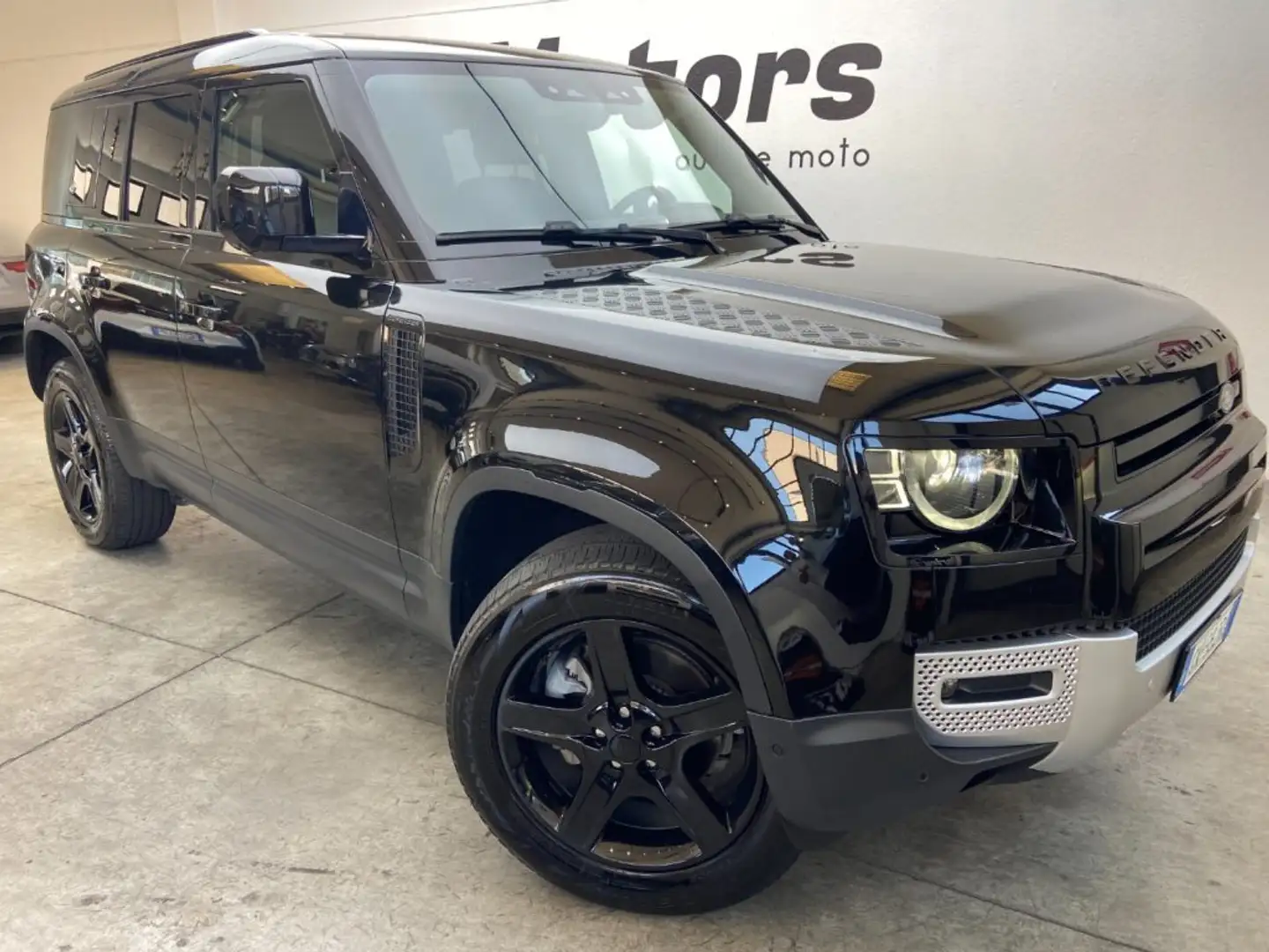 Land Rover Defender 110 3.0D I6 200 CV AWD Auto SE Nero - 1