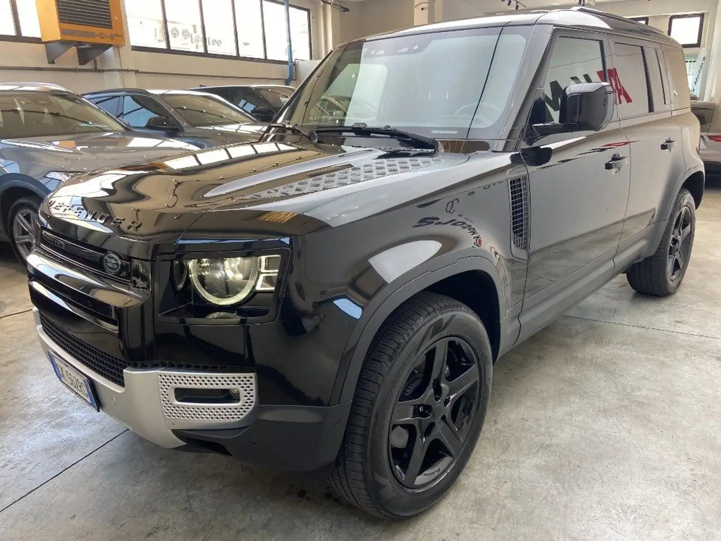 Land Rover Defender 110 3.0D I6 200 CV AWD Auto SE Nero - 2