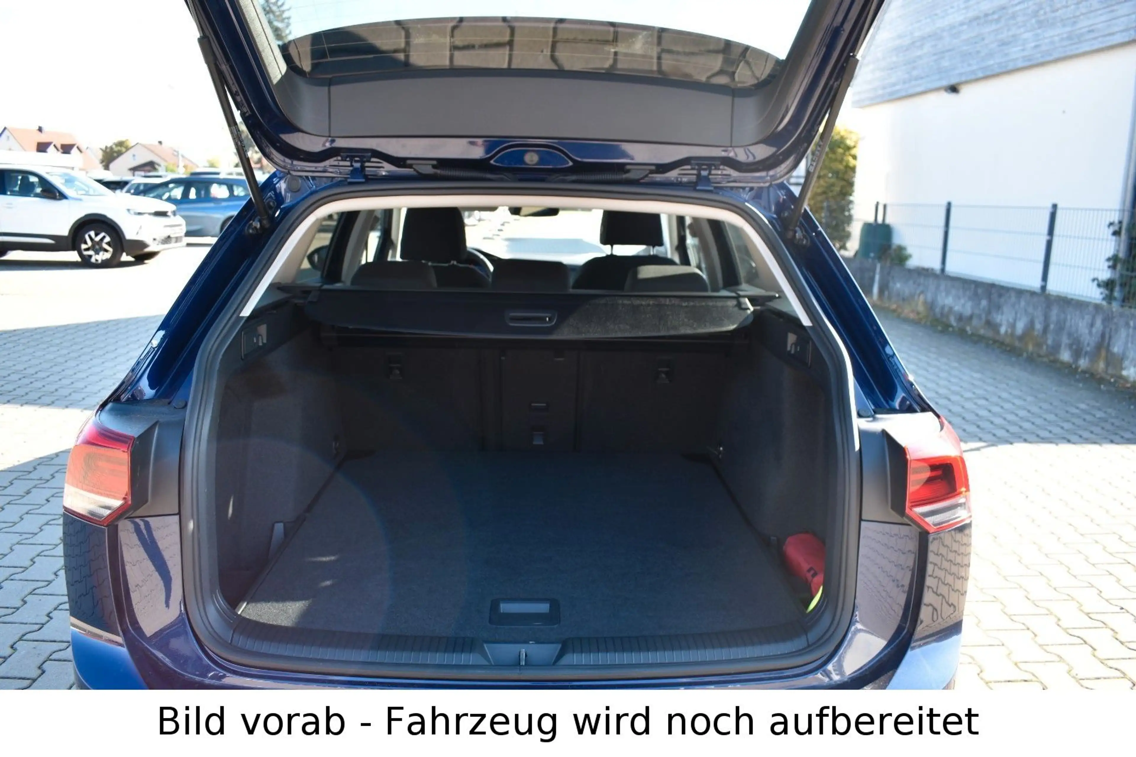Volkswagen Golf Variant 1.0 eTSI Mild Hybrid AHK Navi — photo 8