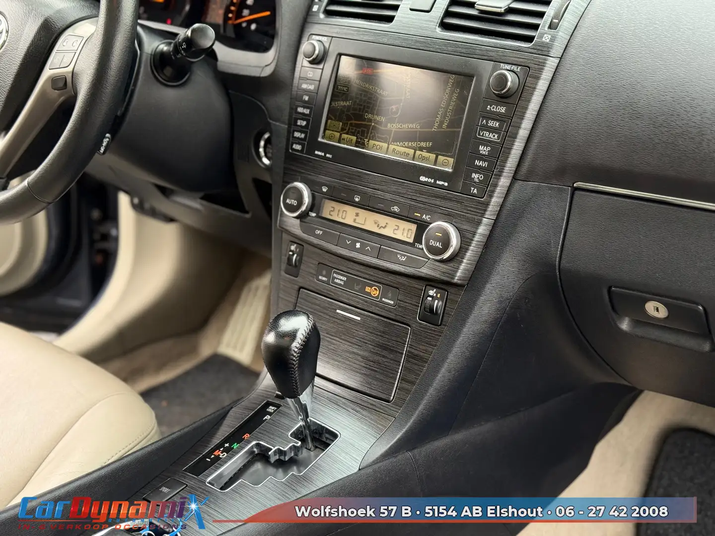 Toyota Avensis Wagon 2.0 VVTi Executive Business | Automaat | Led Blauw - 2