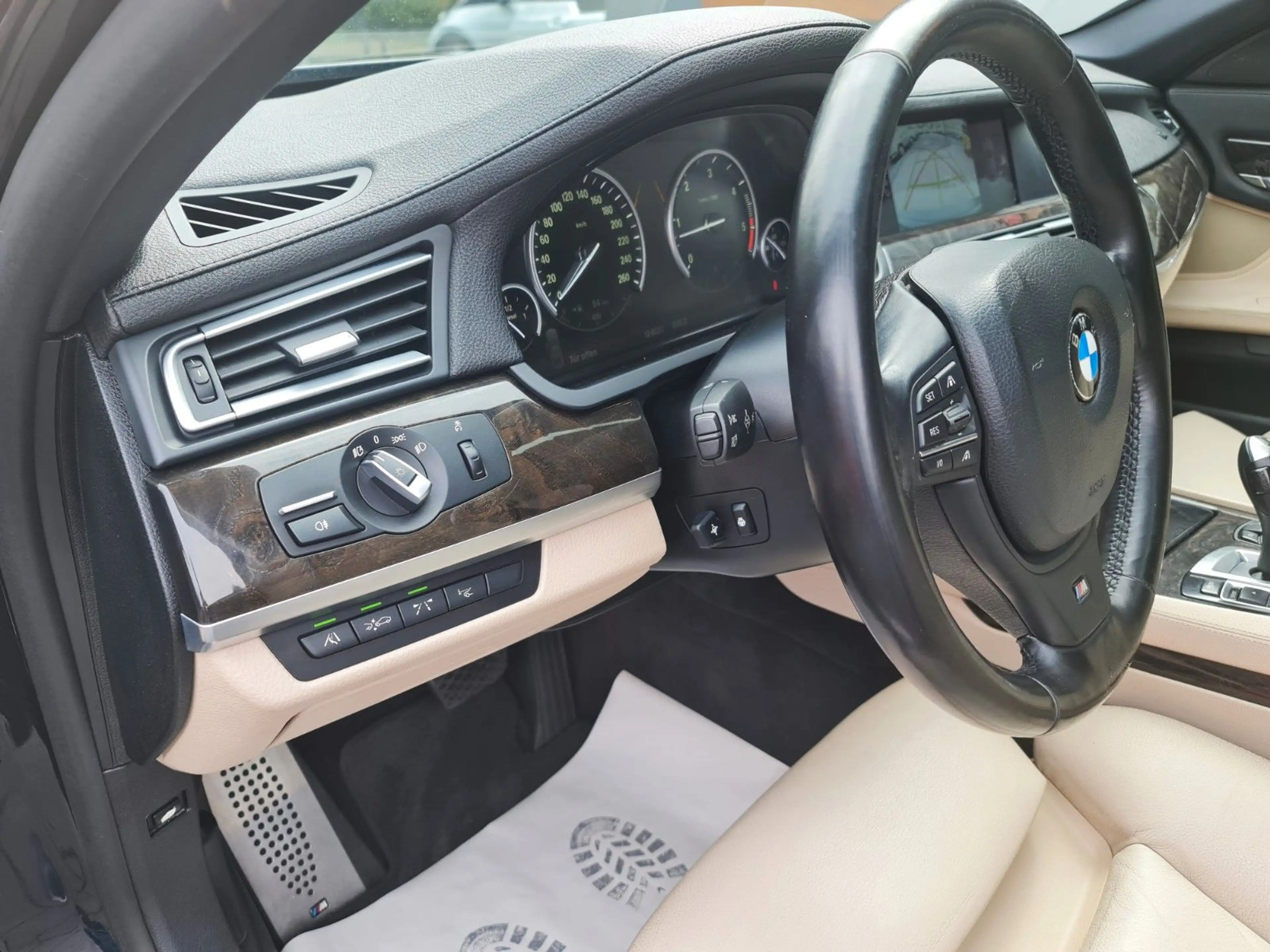 BMW 730 d M Sport Paket/AKTIVLENKUNG/DYNAMIC DRIVE — photo 9