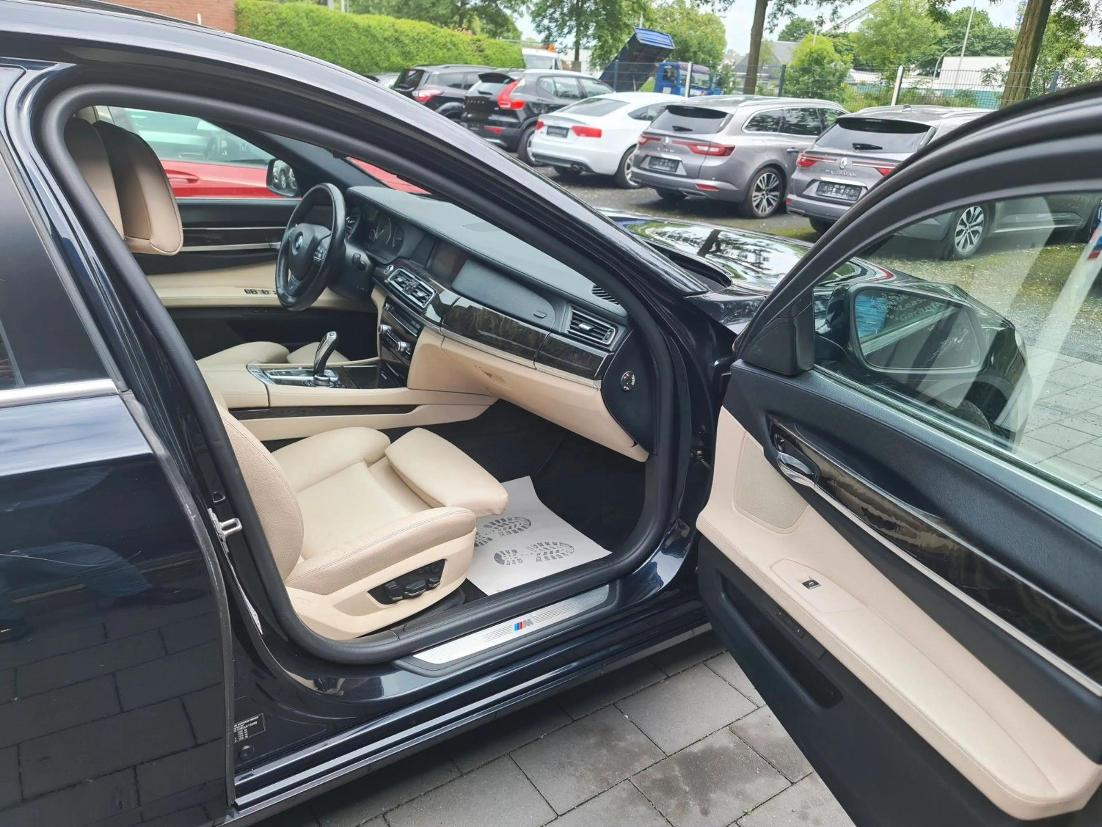 BMW 730 d M Sport Paket/AKTIVLENKUNG/DYNAMIC DRIVE — photo 14