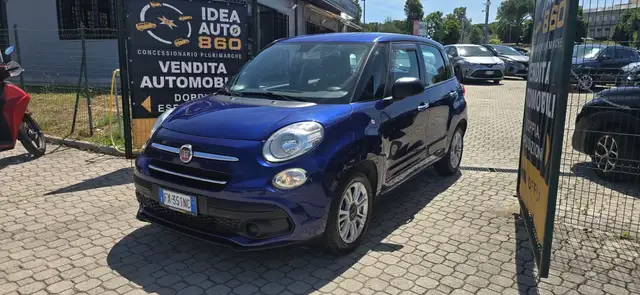 Fiat 500L view 3