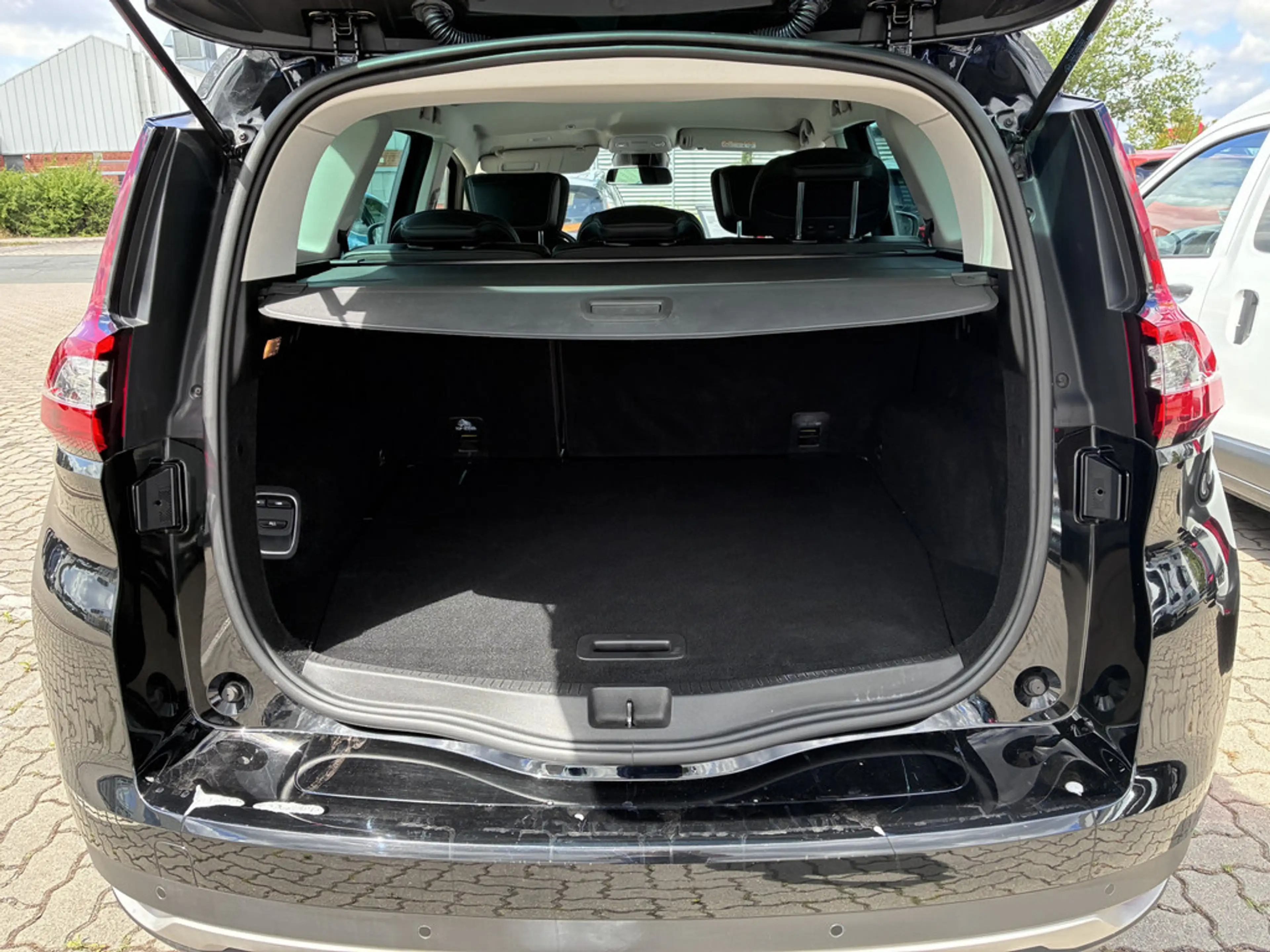 Renault Grand Scenic IV 1.2 BOSE Edition — photo 6