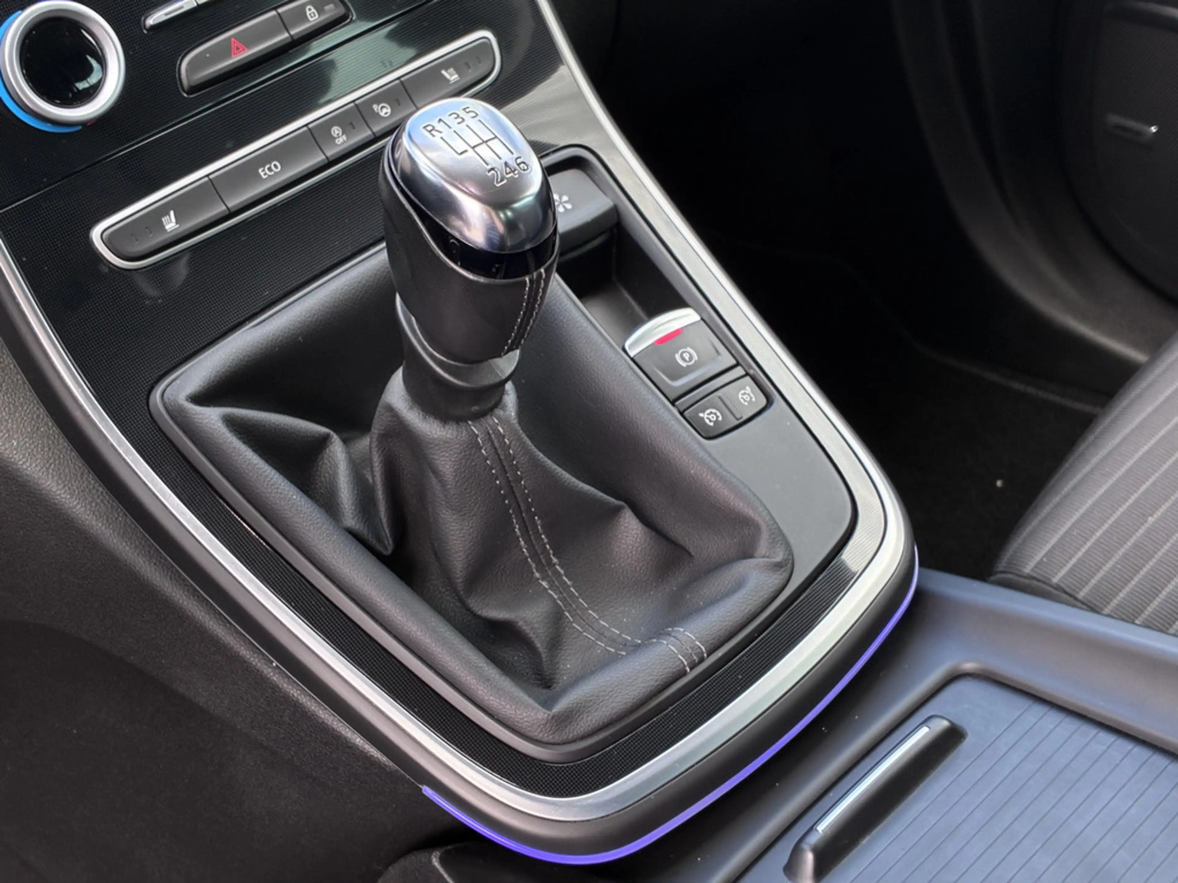 Renault Grand Scenic IV 1.2 BOSE Edition — photo 9