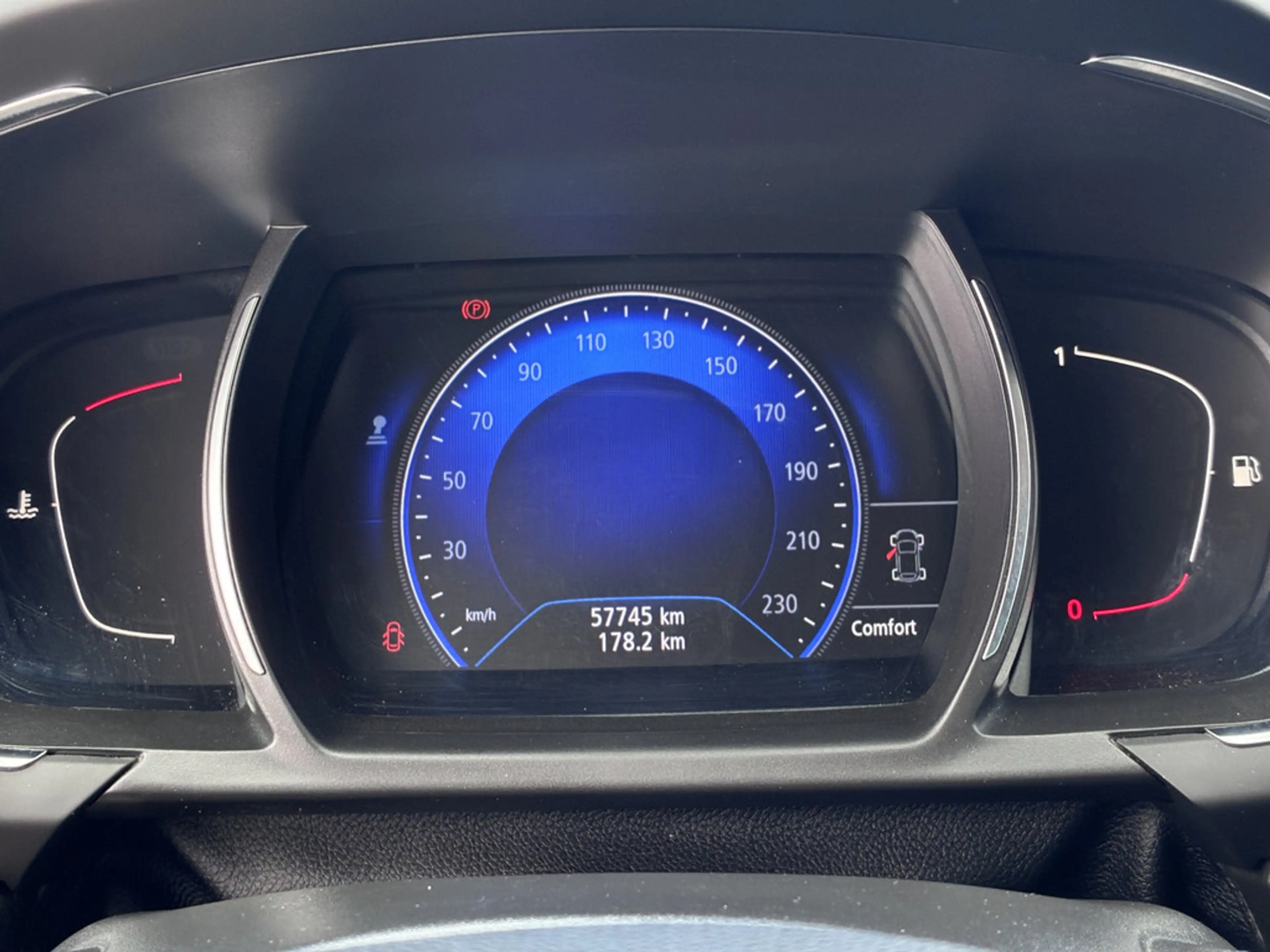 Renault Grand Scenic IV 1.2 BOSE Edition — photo 10