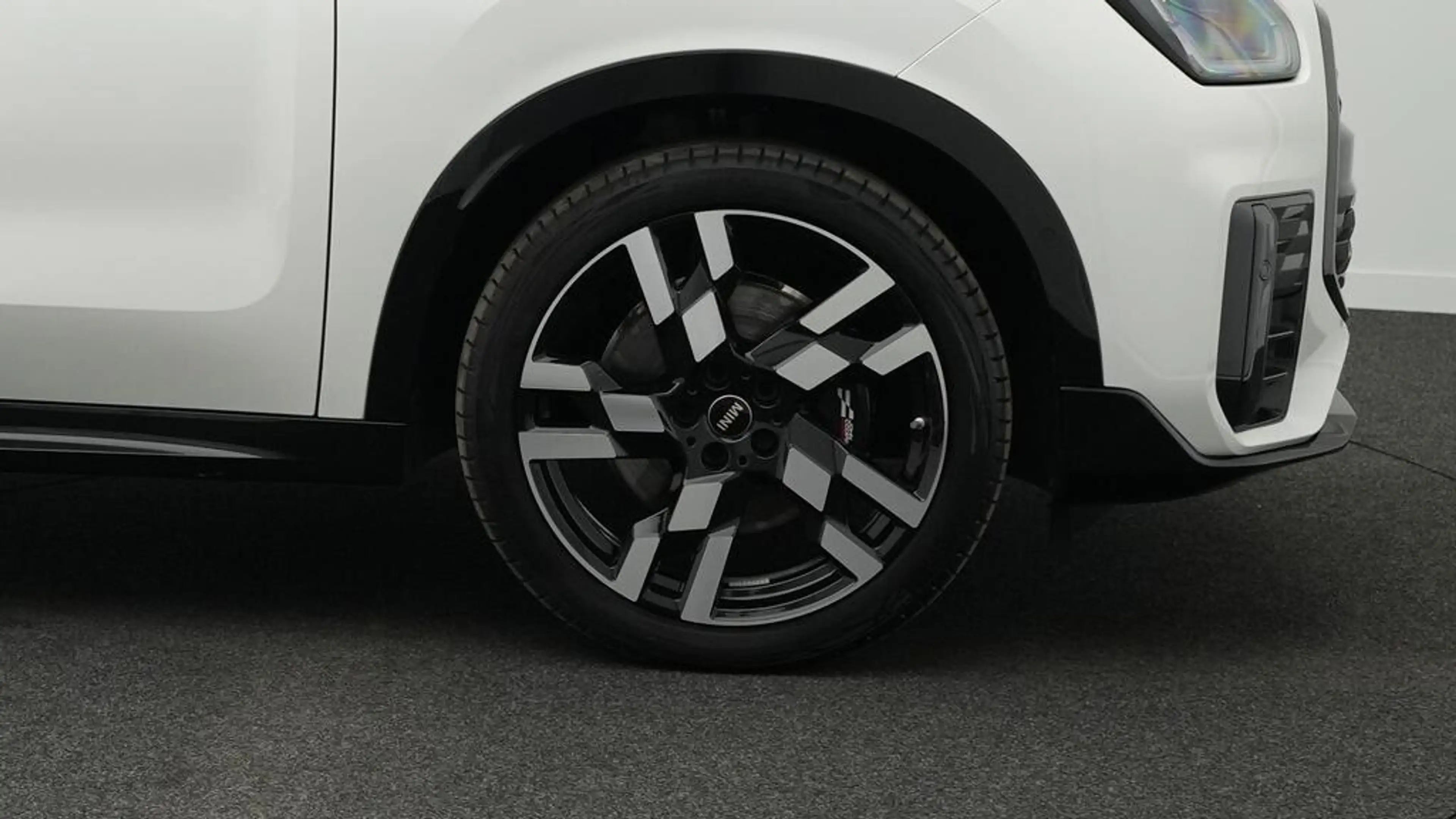 MINI Countryman S All4 John Cooper Works Trim — photo 9