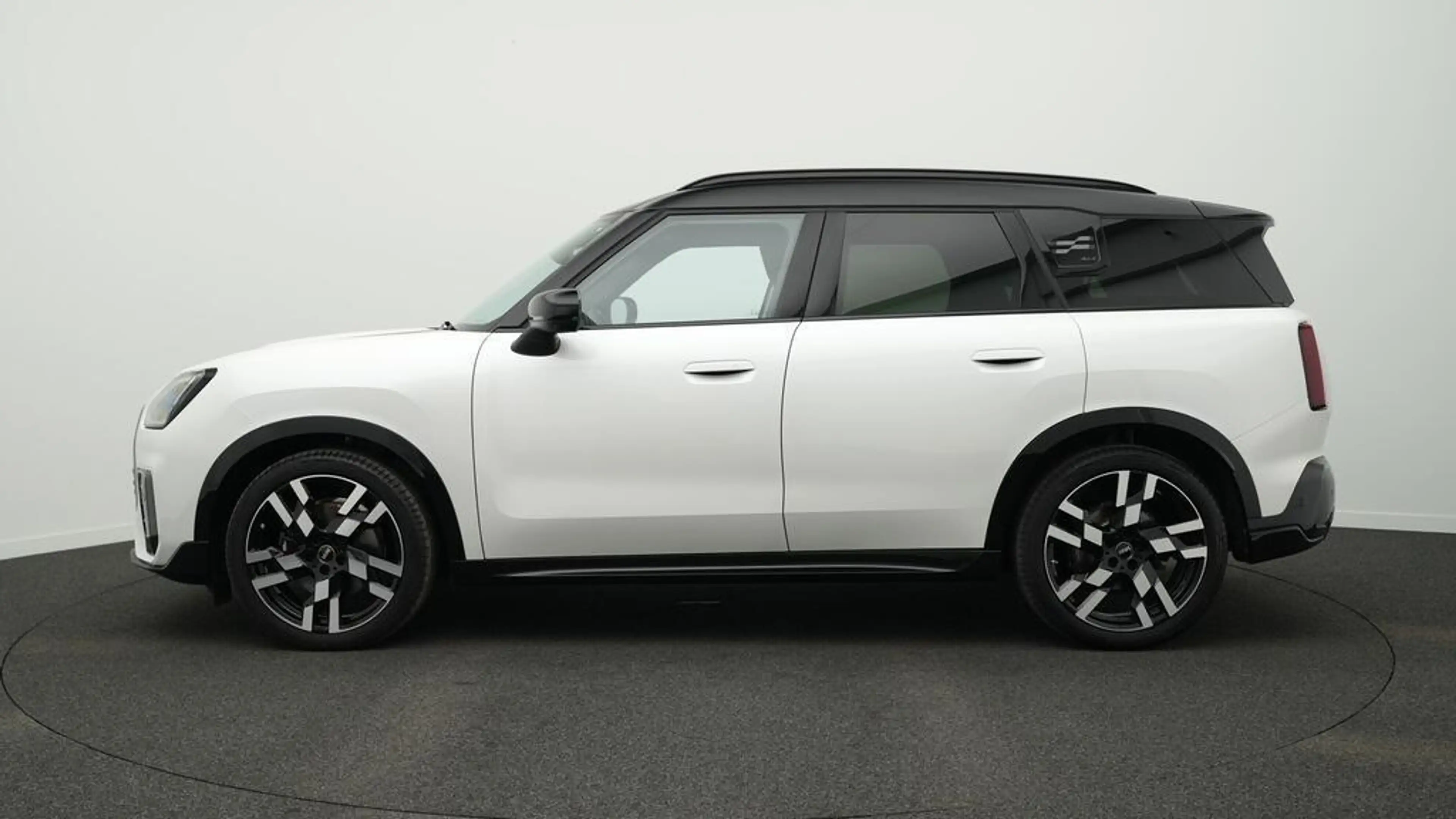 MINI Countryman S All4 John Cooper Works Trim — photo 2