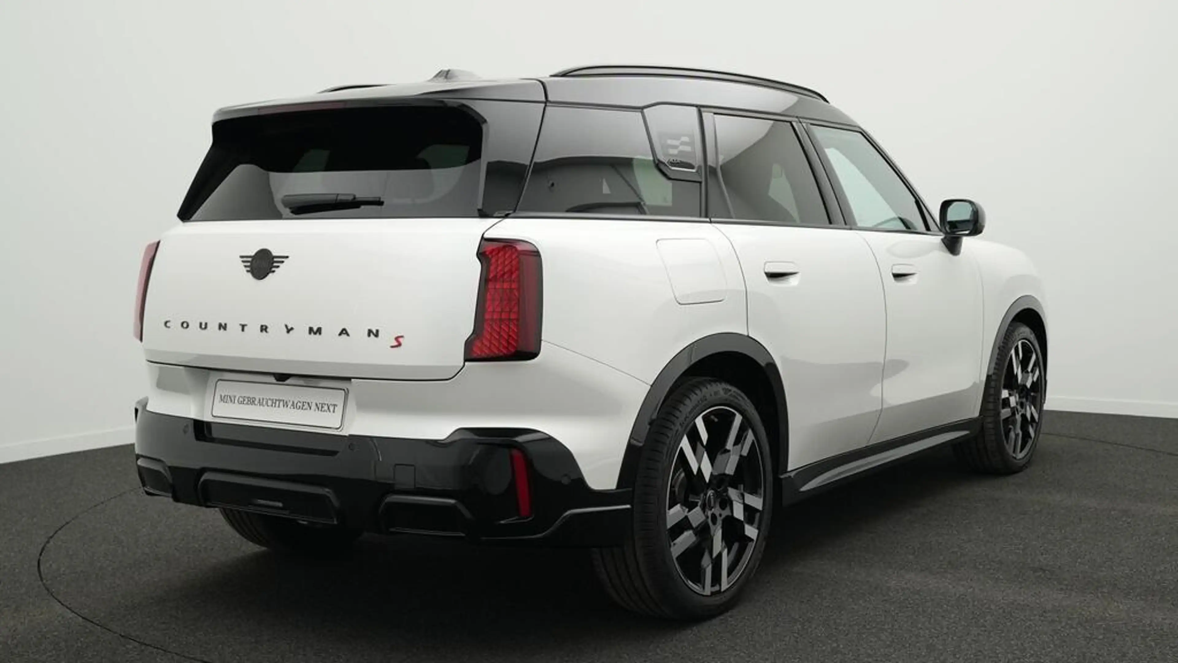 MINI Countryman S All4 John Cooper Works Trim — photo 4