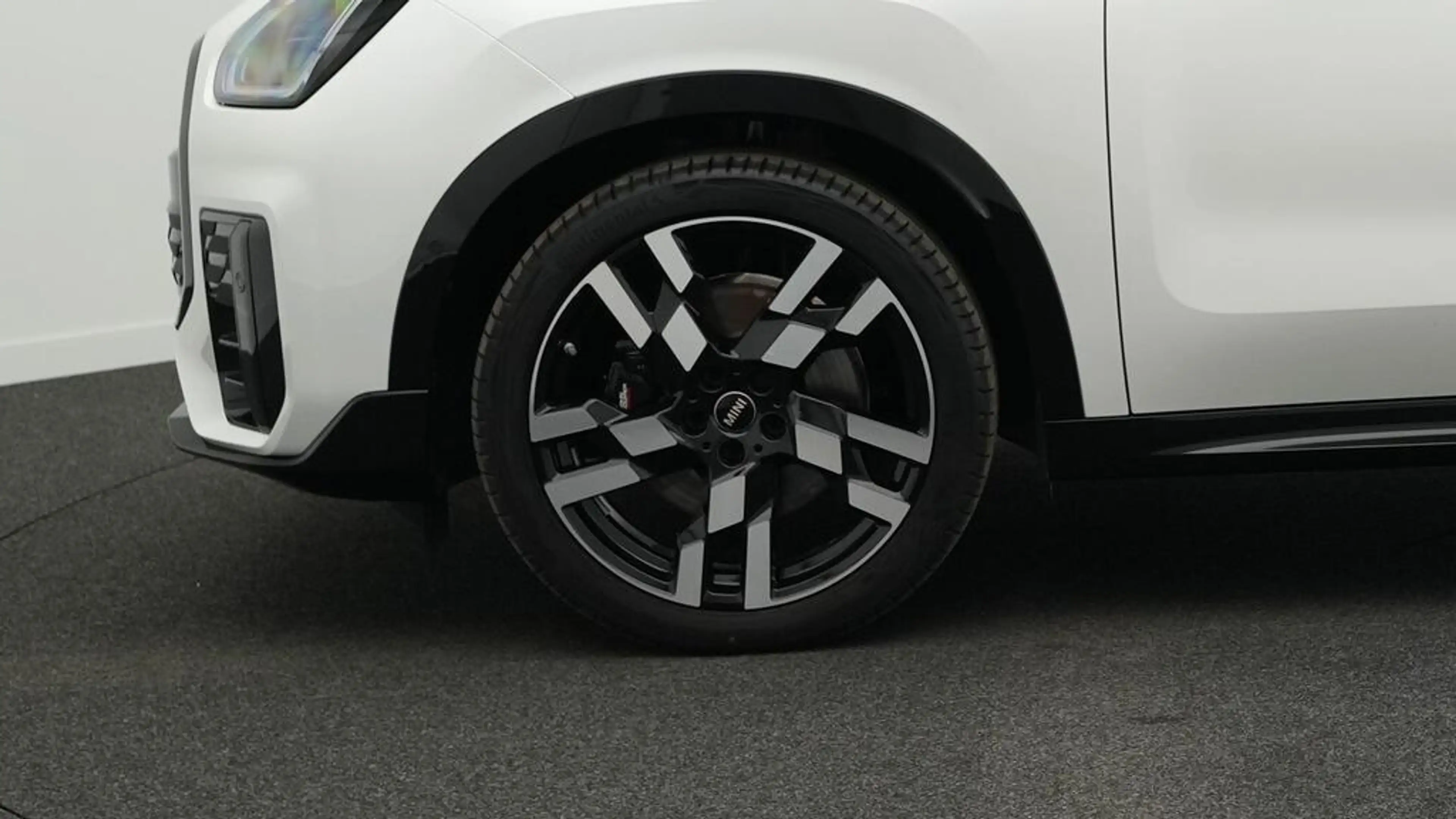 MINI Countryman S All4 John Cooper Works Trim — photo 11