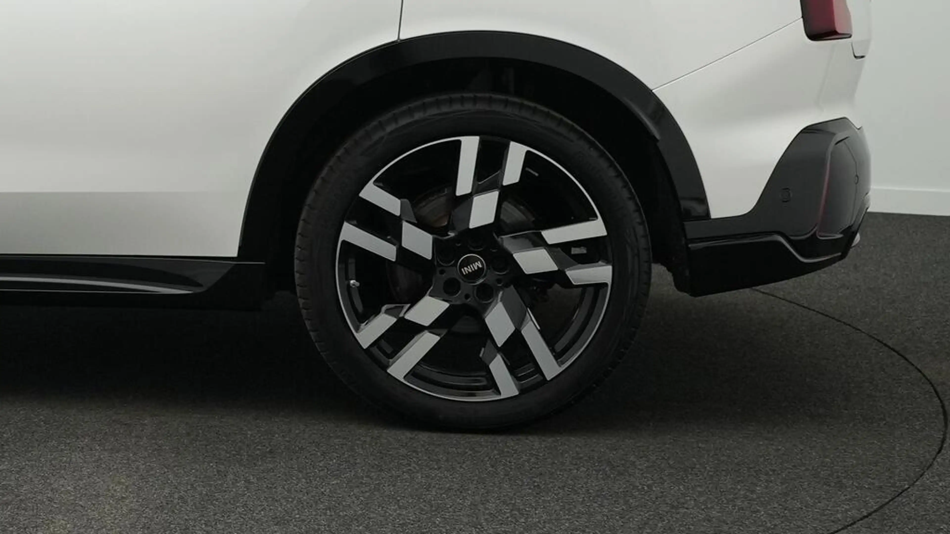 MINI Countryman S All4 John Cooper Works Trim — photo 10