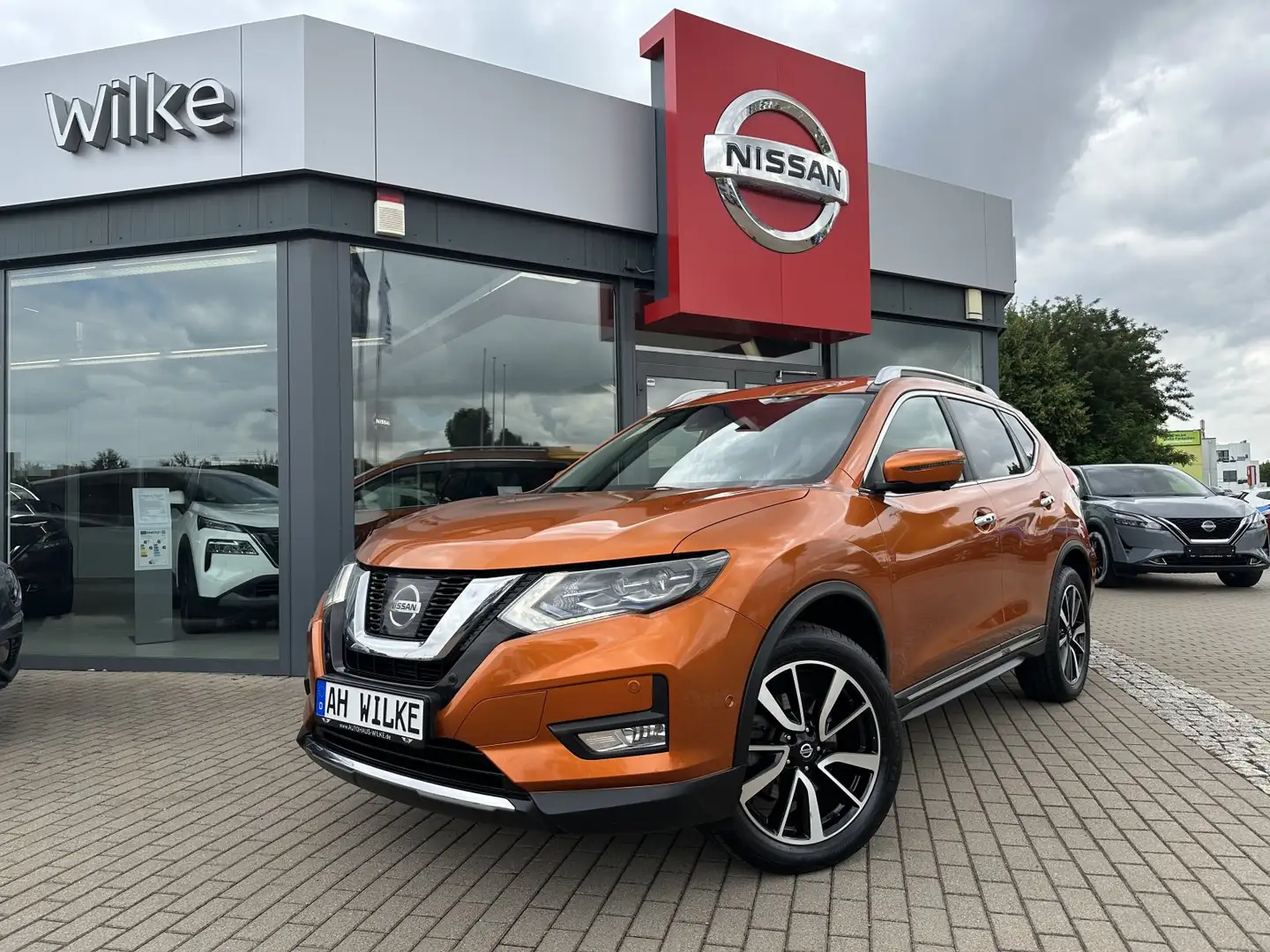 Nissan X-Trail 2.0 dCi TEKNA/4x4/4xSHZ/PANO/AHK Orange - 1