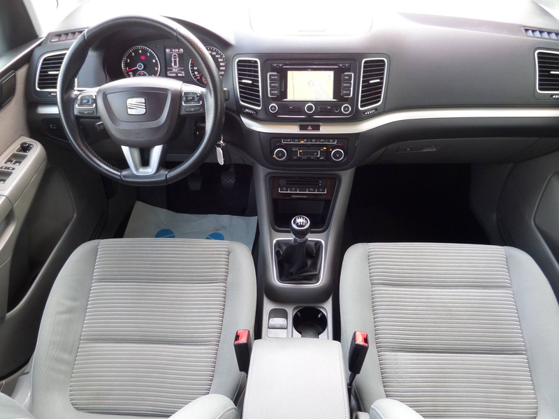 SEAT Alhambra Style 7-Sitzer+Bi-Xenon+Navi+3xKlima+Tempo+SHZ+PDC+4x Reifen NEU — photo 9