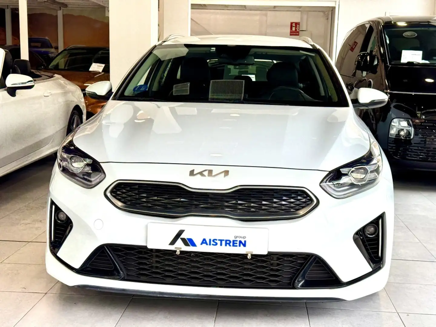 Kia Ceed / cee'd Tourer 1.6 PHEV eTech Aut. Weiß - 2