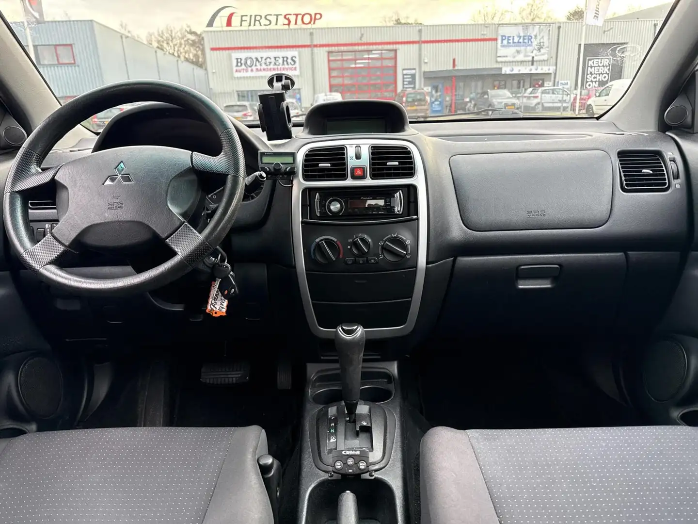 Mitsubishi Space Star 1.6 Invite Silver, AUTOMAAT, airco, trekhaak cruis Grau - 2