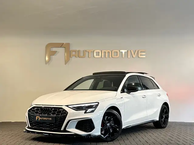 Audi A3 Sportback 45 TFSI e S Line Competition Pano|B&O|Ke