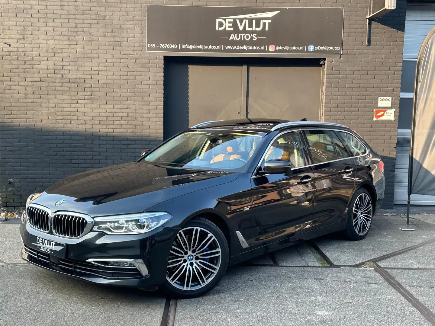 BMW 530 5-serie Touring 530i xDrive High Ex | Pano | Navi Noir - 2