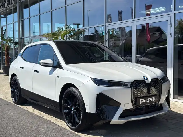 BMW Ix view 5