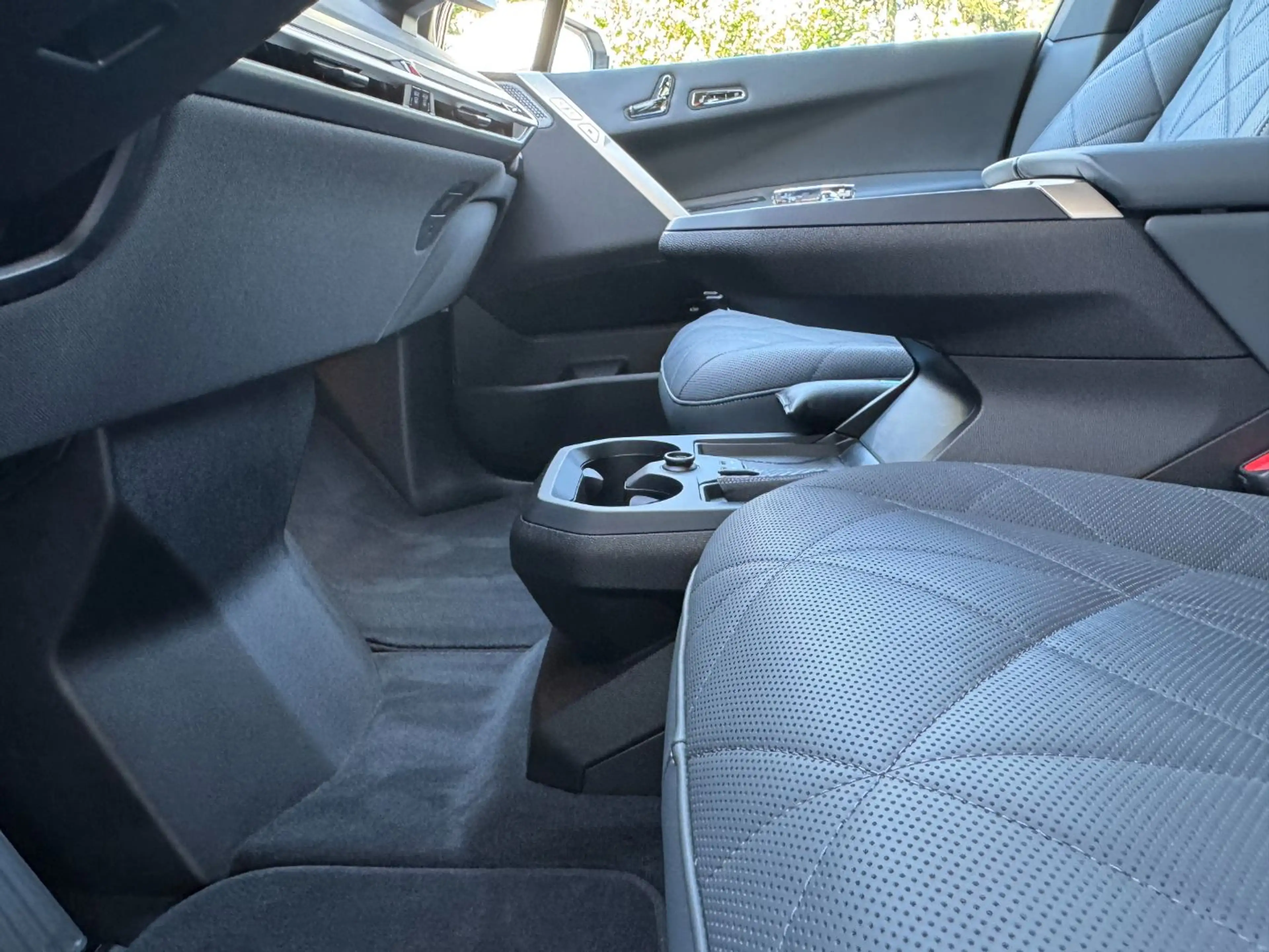BMW iX M60 — photo 16