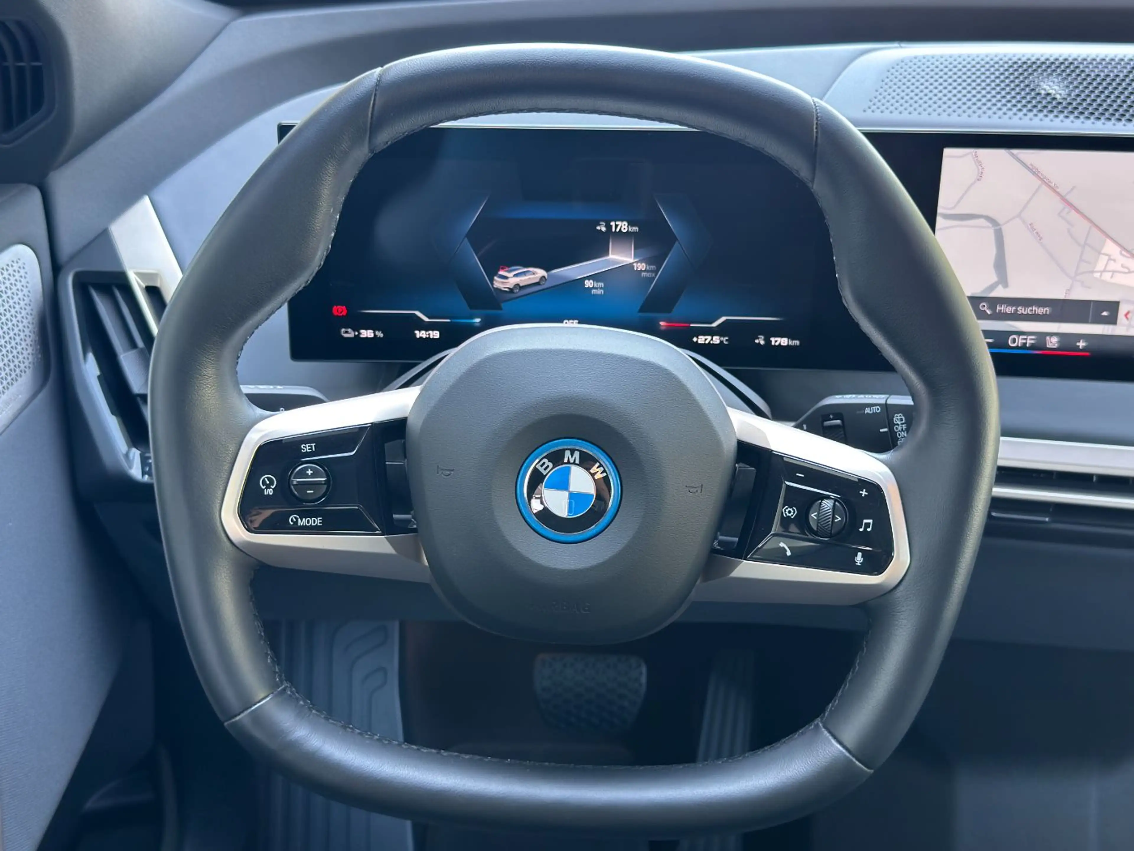 BMW iX M60 — photo 18
