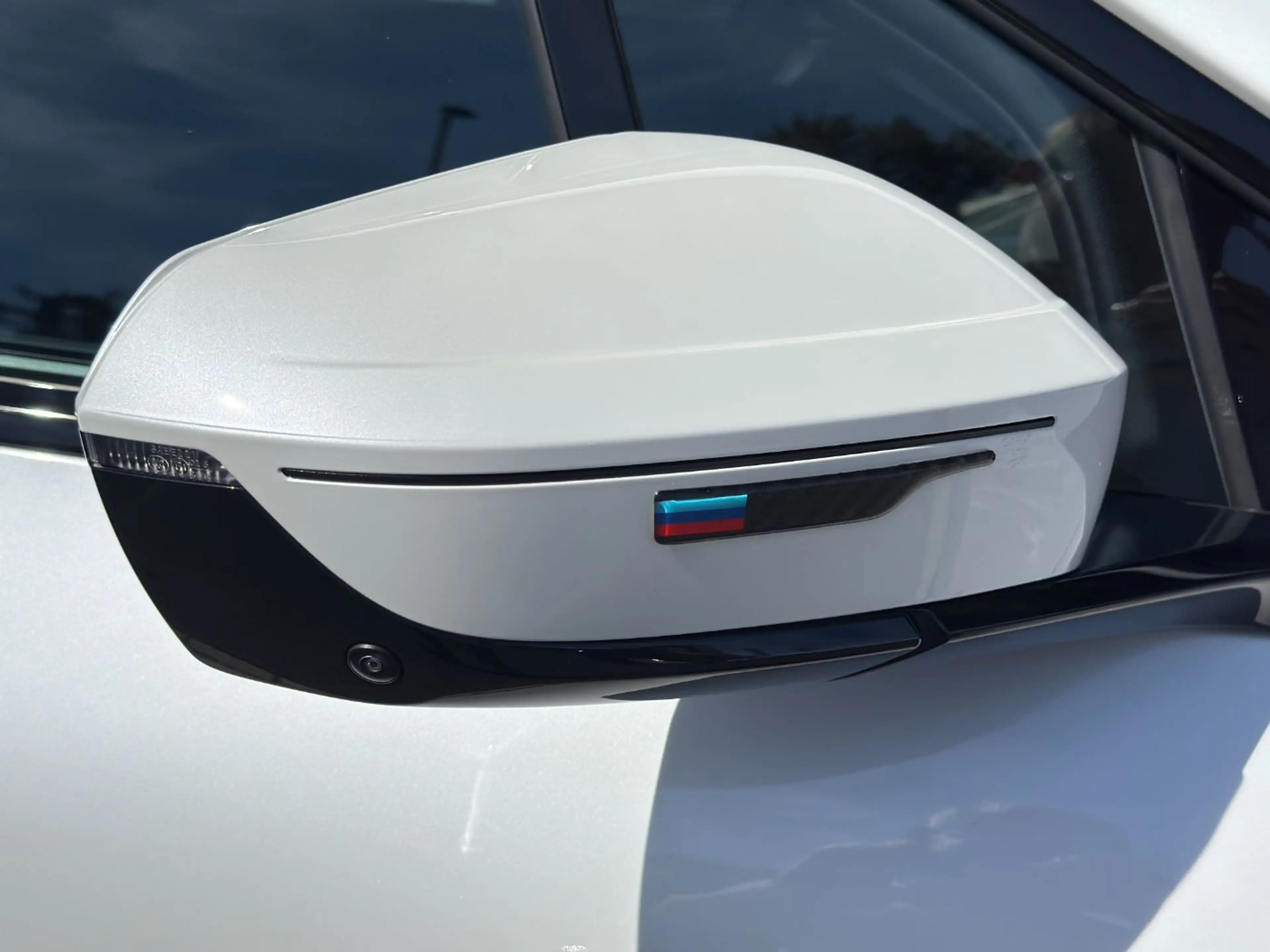 BMW iX M60 — photo 11