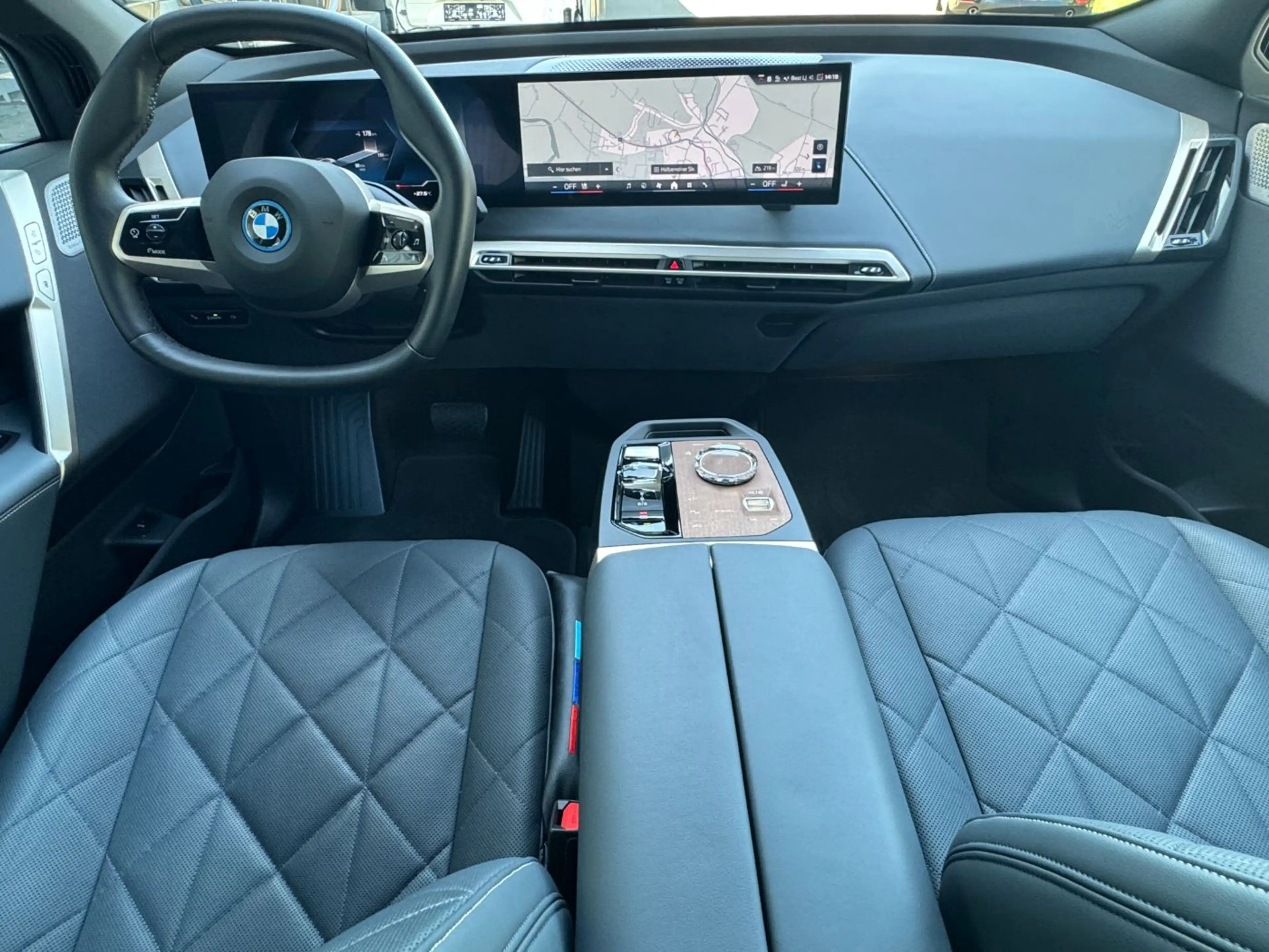 BMW iX M60 — photo 14