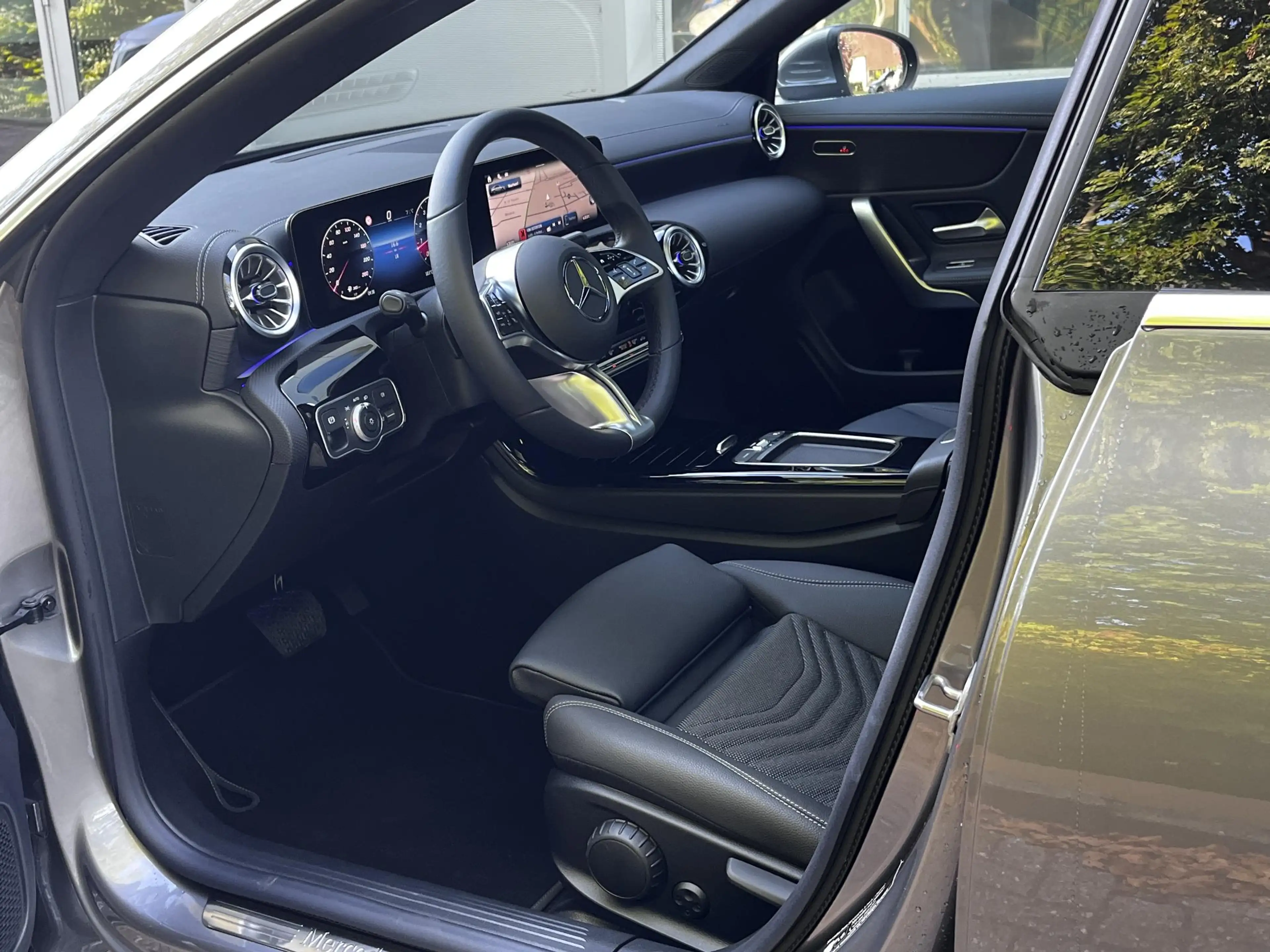Mercedes-Benz CLA 180 Star Edition Luxury | Panoramadak | Apple CarPlay — photo 3