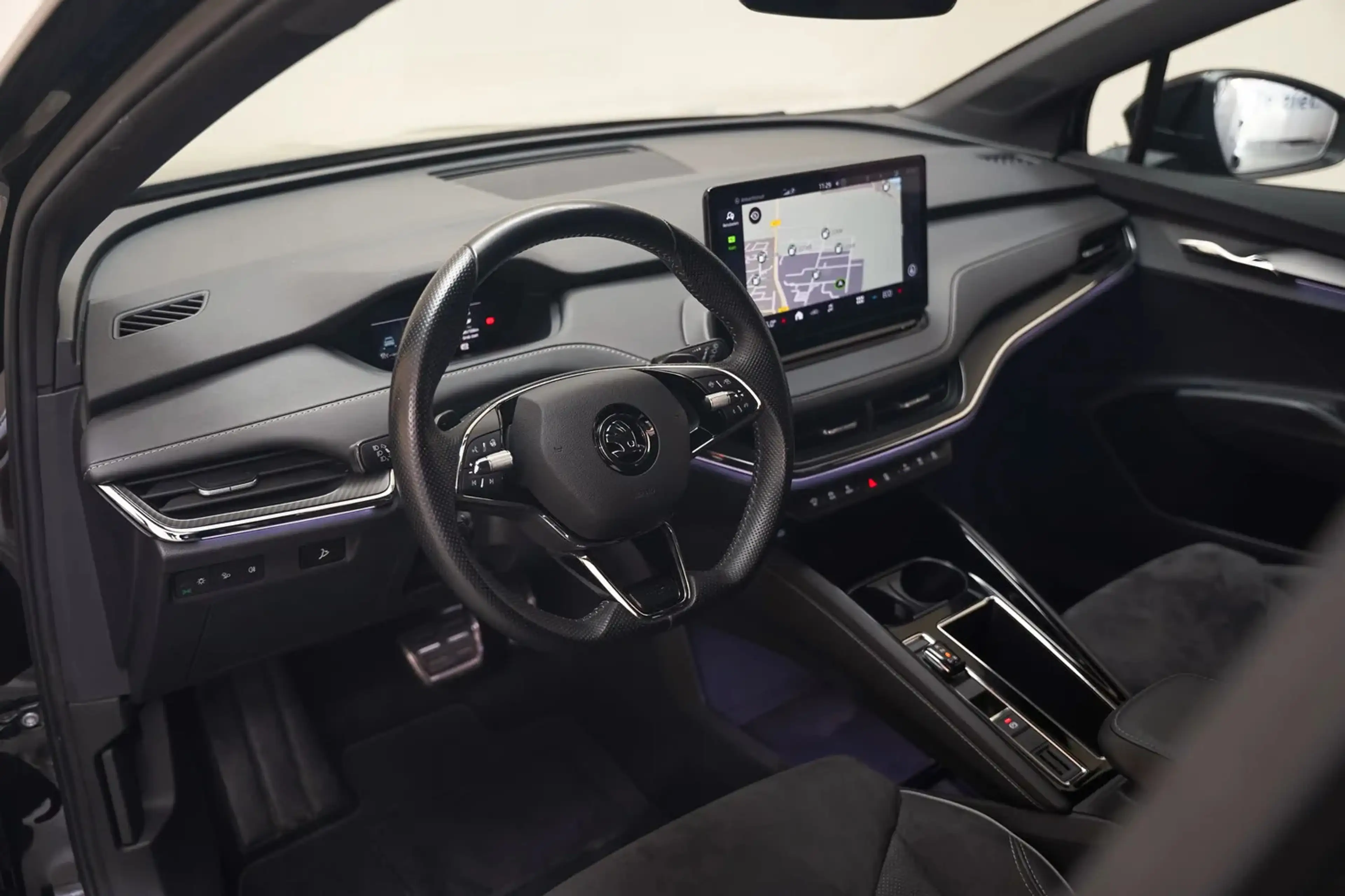Skoda Enyaq iV 60 Sportline 3-Fase [ Trekhaak Navi Half-leder — photo 15