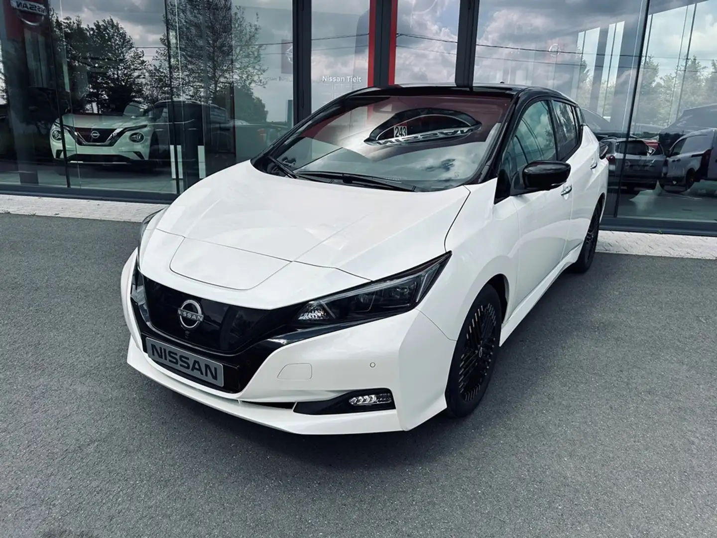 Nissan Leaf 40kWh N-Connecta + Led pack Wit - 1