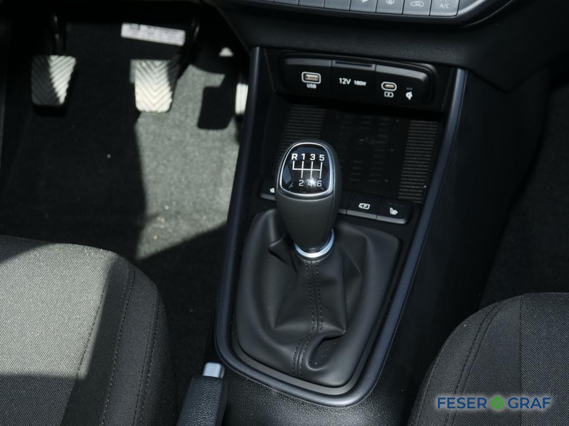 Hyundai i20 TREND BOSE SHZ LHZ CARPLAY NAVI KAMERA — photo 8
